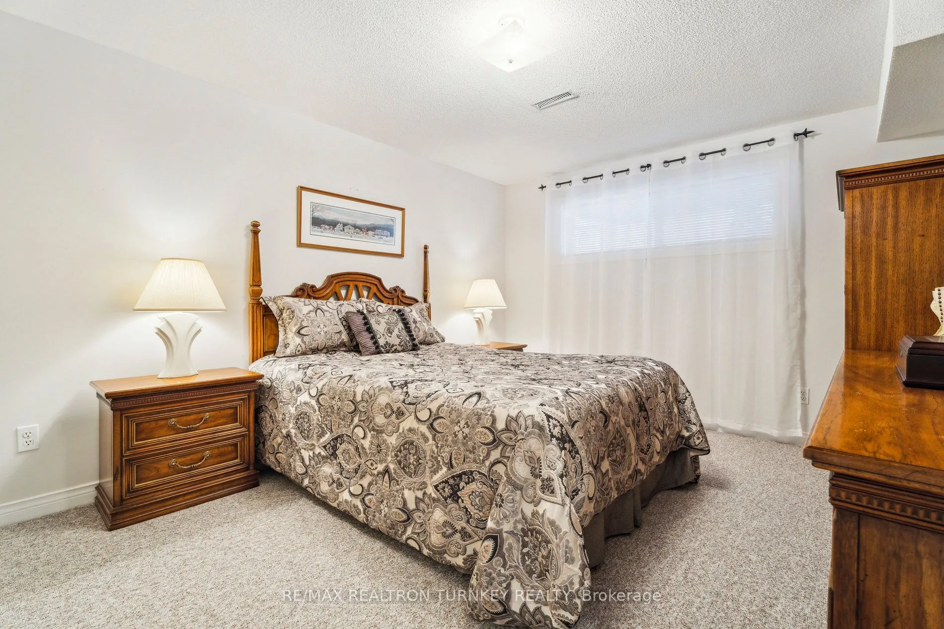 42 Sunset Boulevard, #32