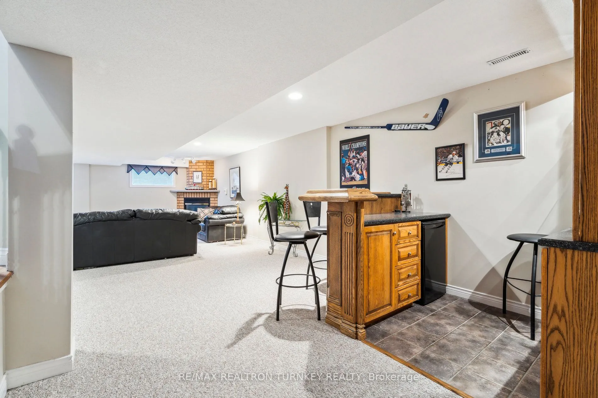 42 Sunset Boulevard, #32