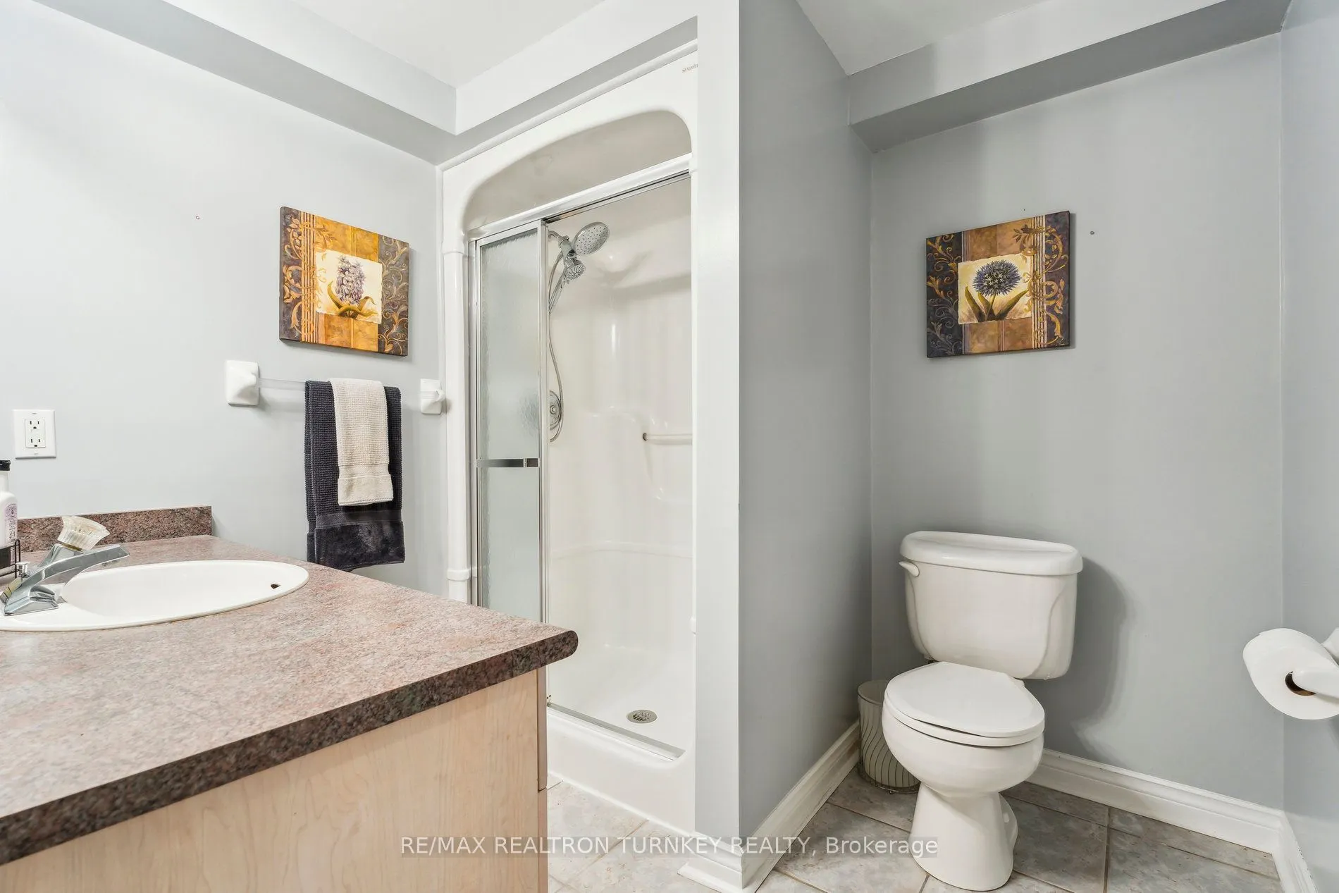 42 Sunset Boulevard, #32