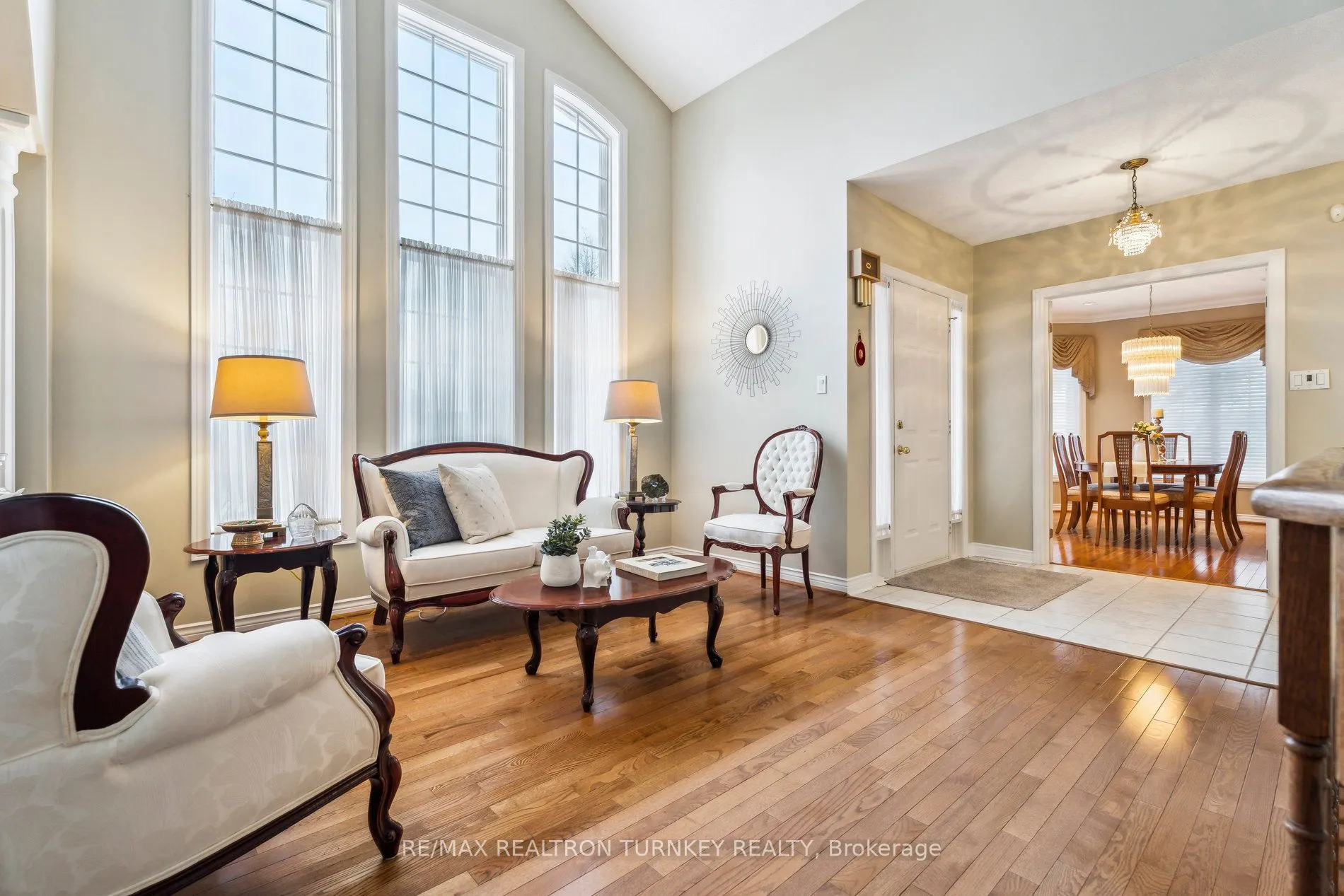 42 Sunset Boulevard, #32