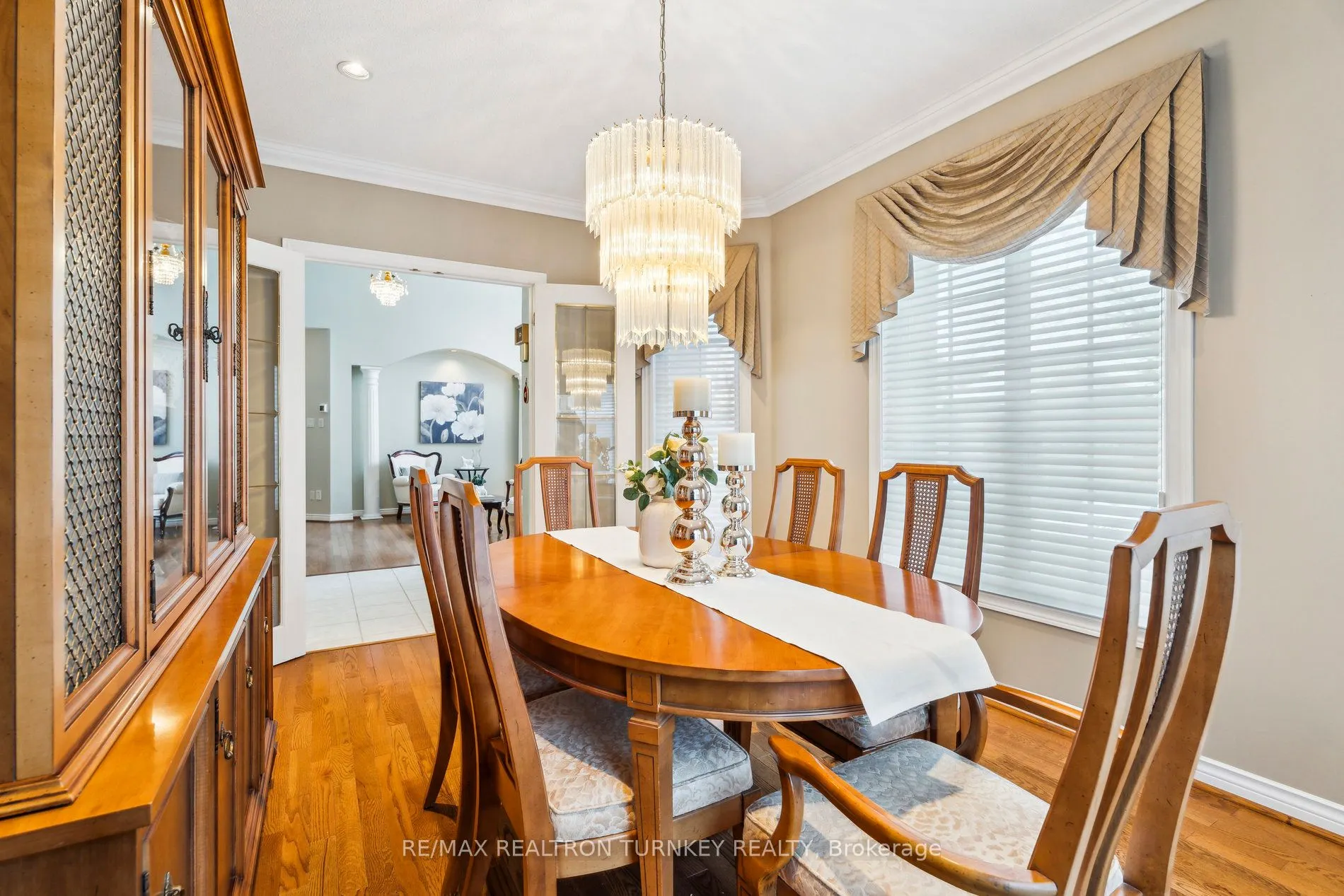 42 Sunset Boulevard, #32