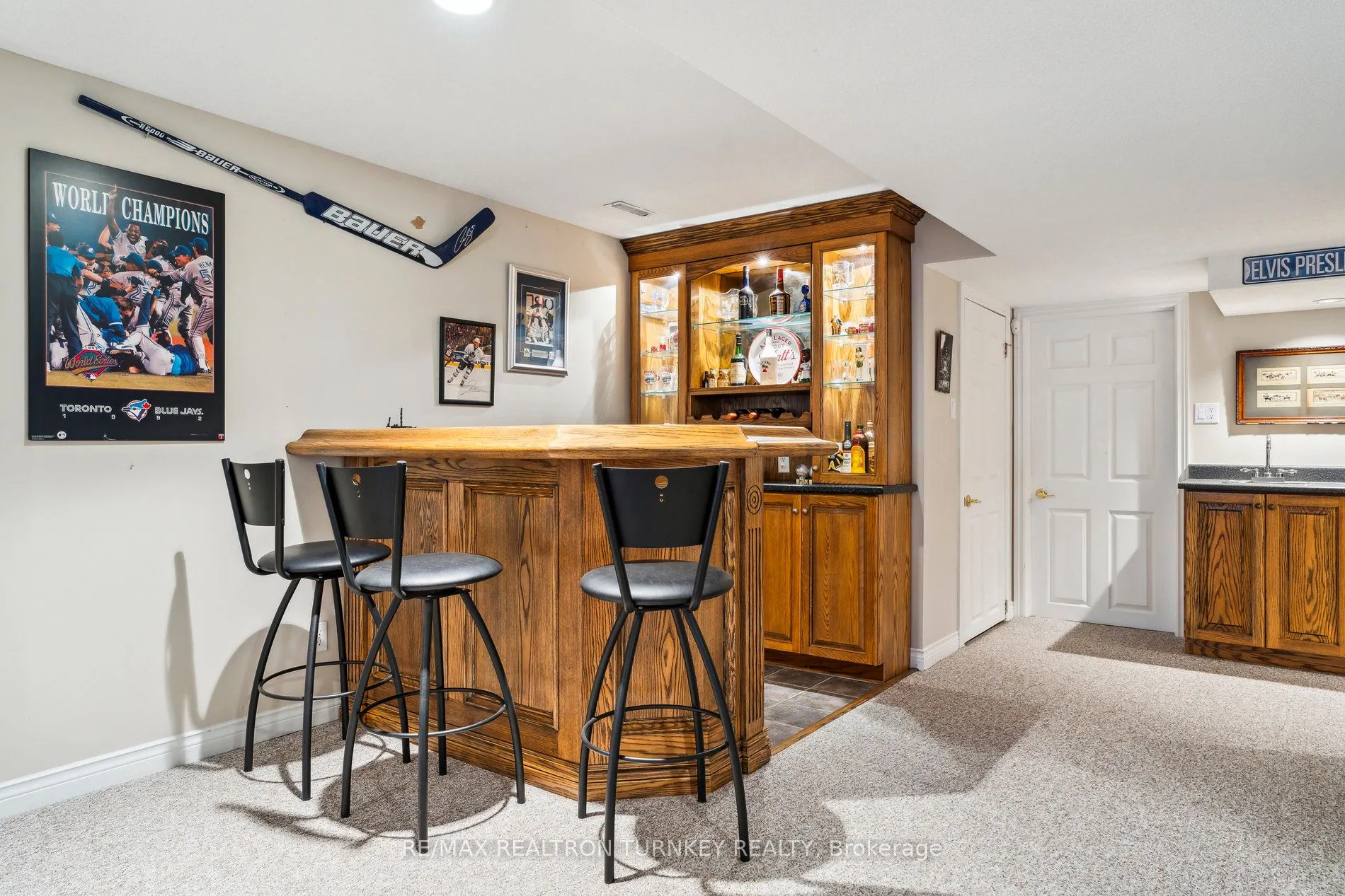 42 Sunset Boulevard, #32