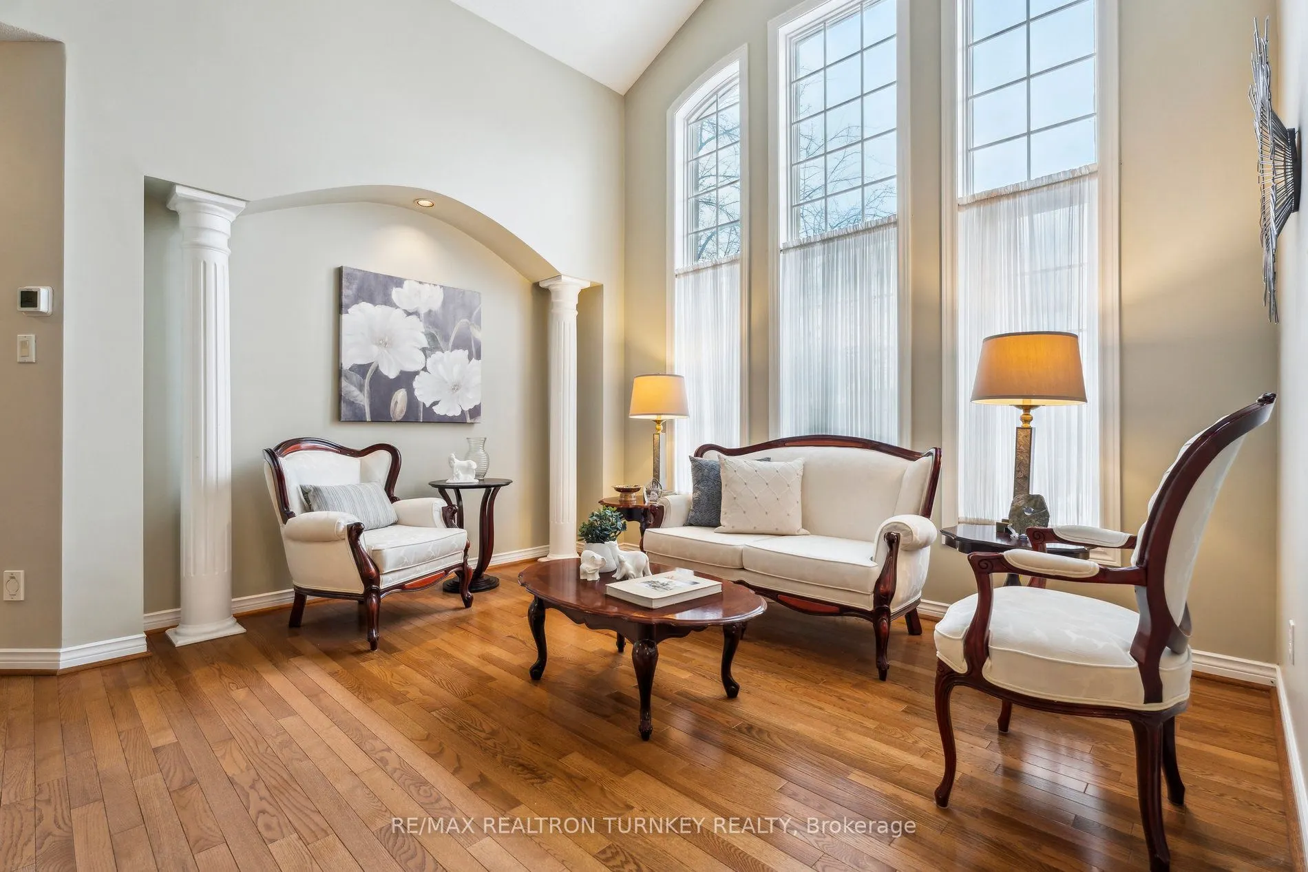 42 Sunset Boulevard, #32