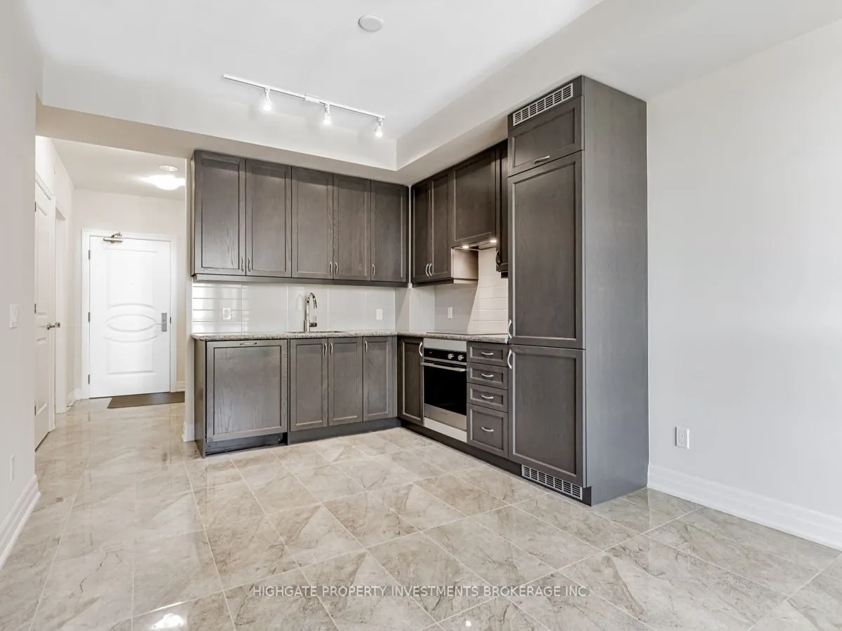 9085 Jane Street, #501