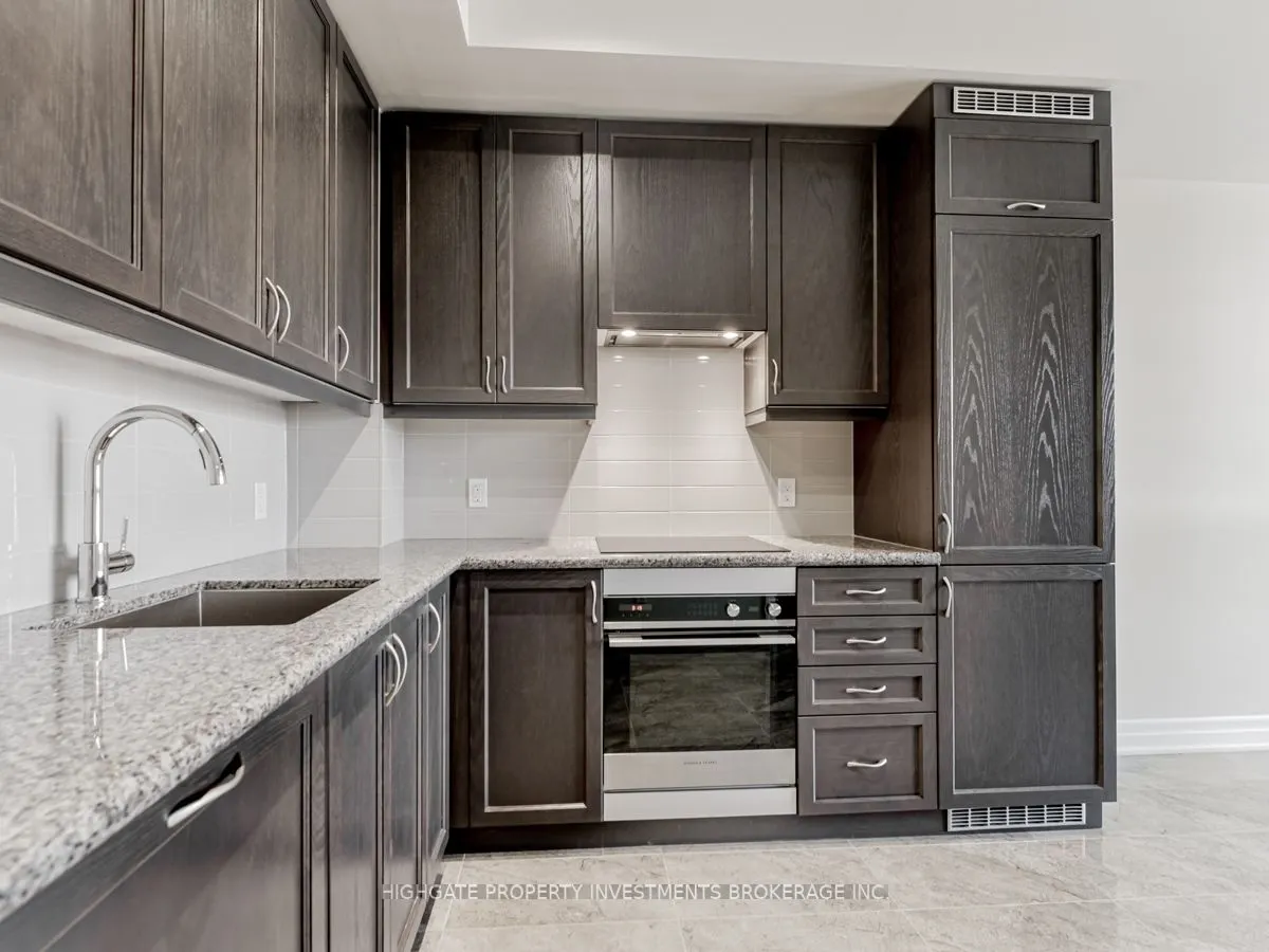 9085 Jane Street, #501