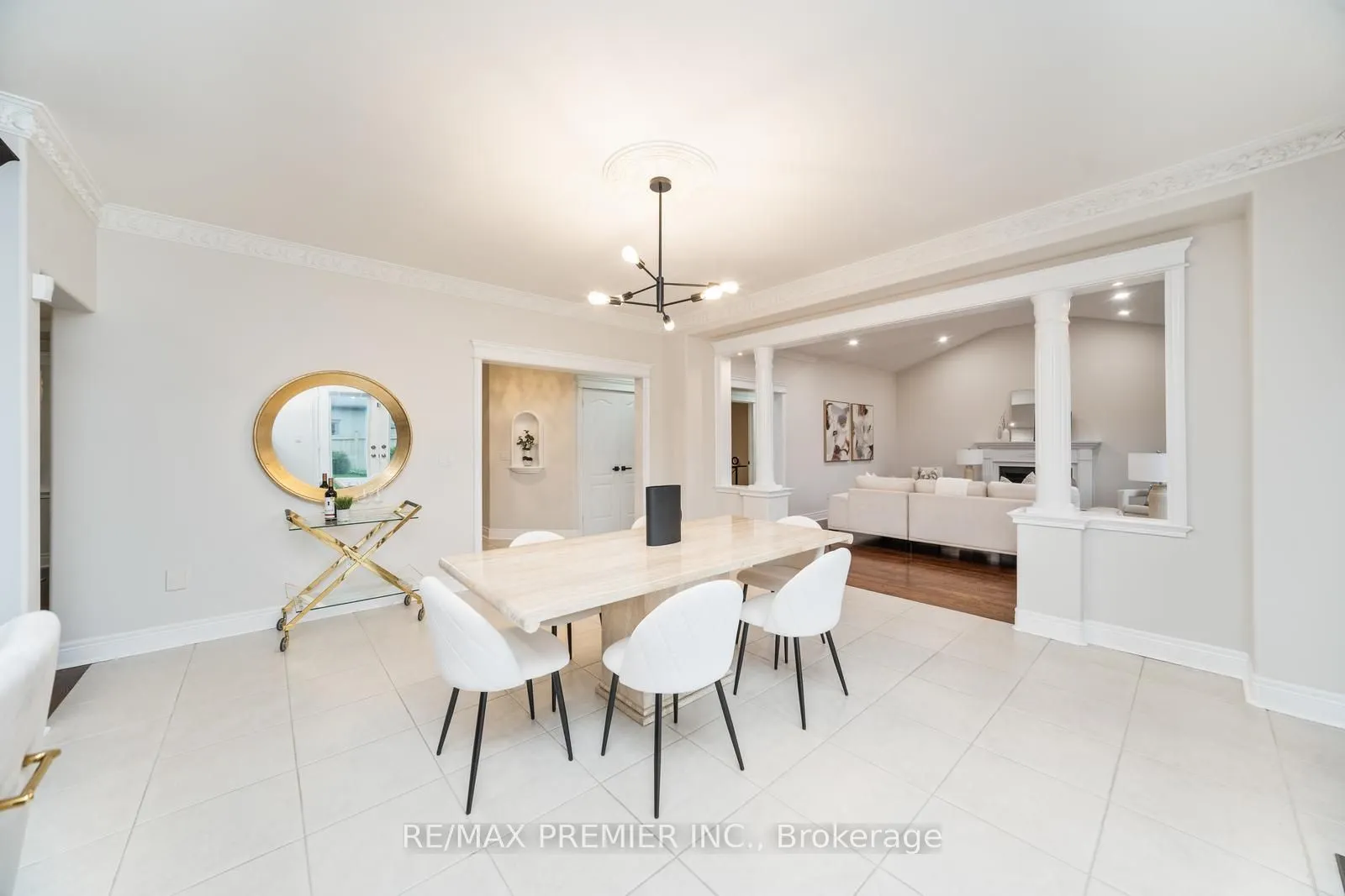 28 Babak Boulevard