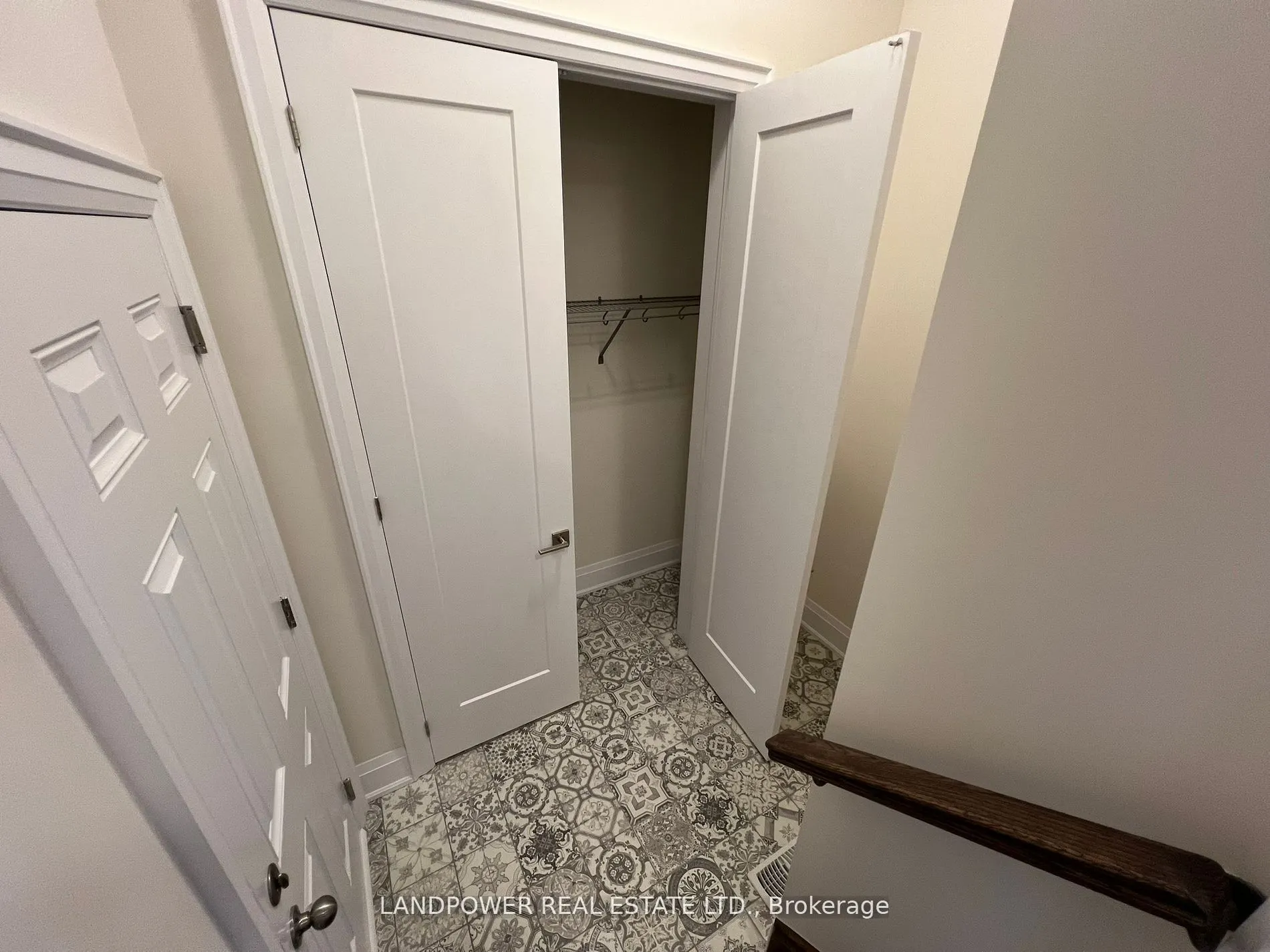 29 Schmeltzer Crescent