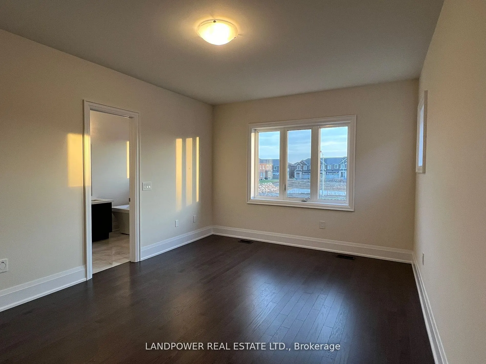 29 Schmeltzer Crescent