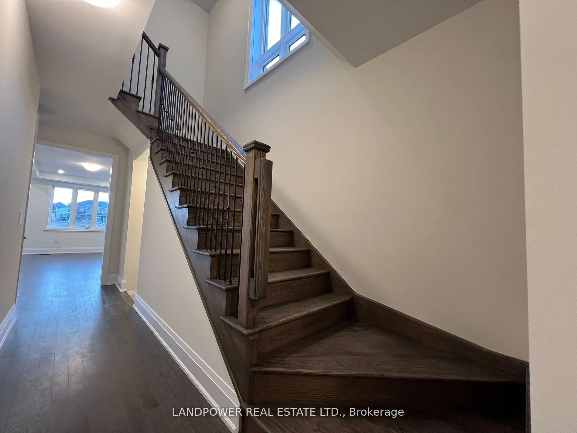 29 Schmeltzer Crescent