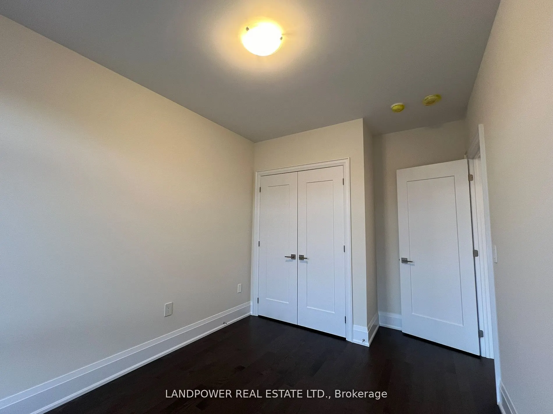 29 Schmeltzer Crescent