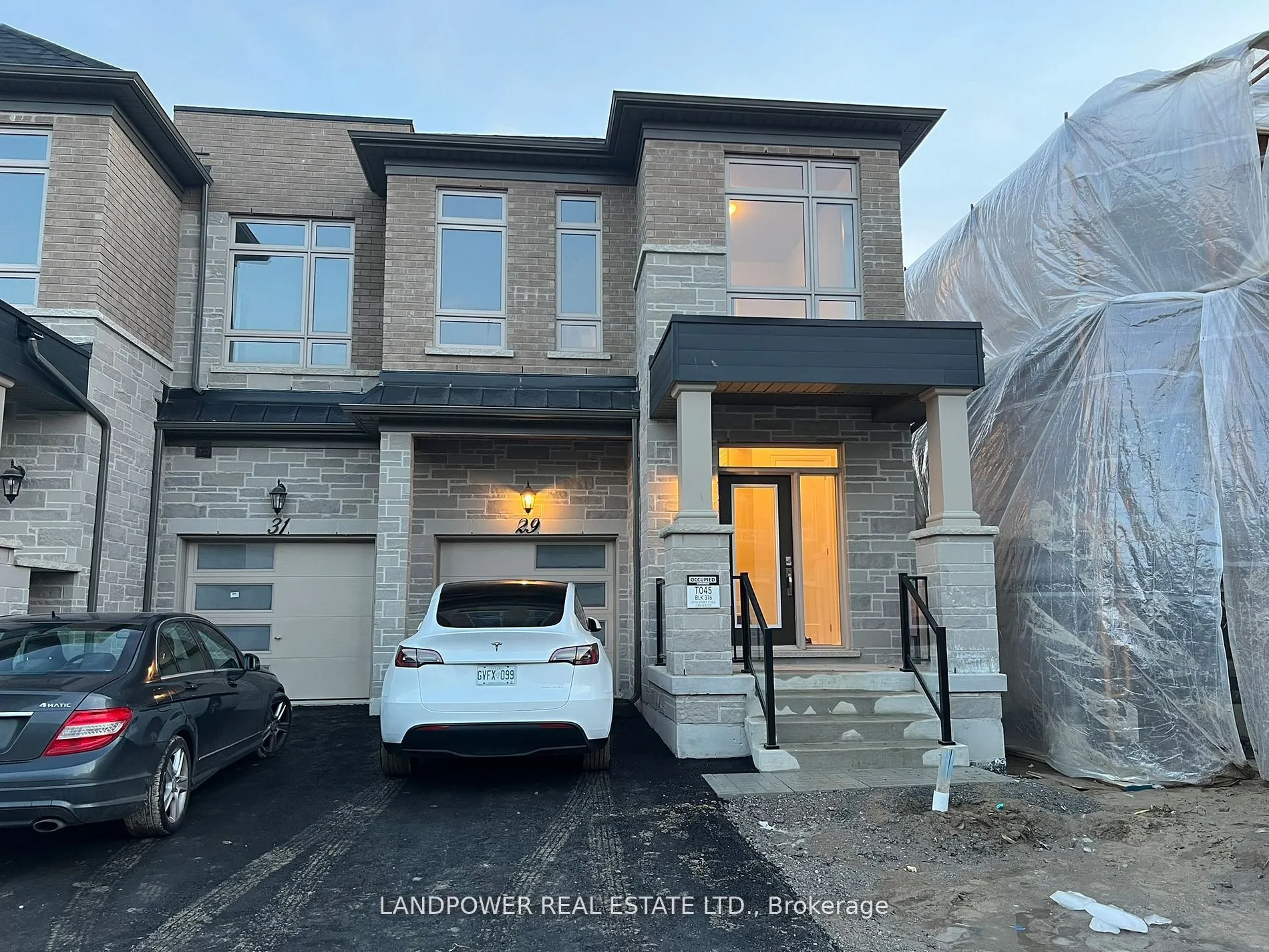 29 Schmeltzer Crescent