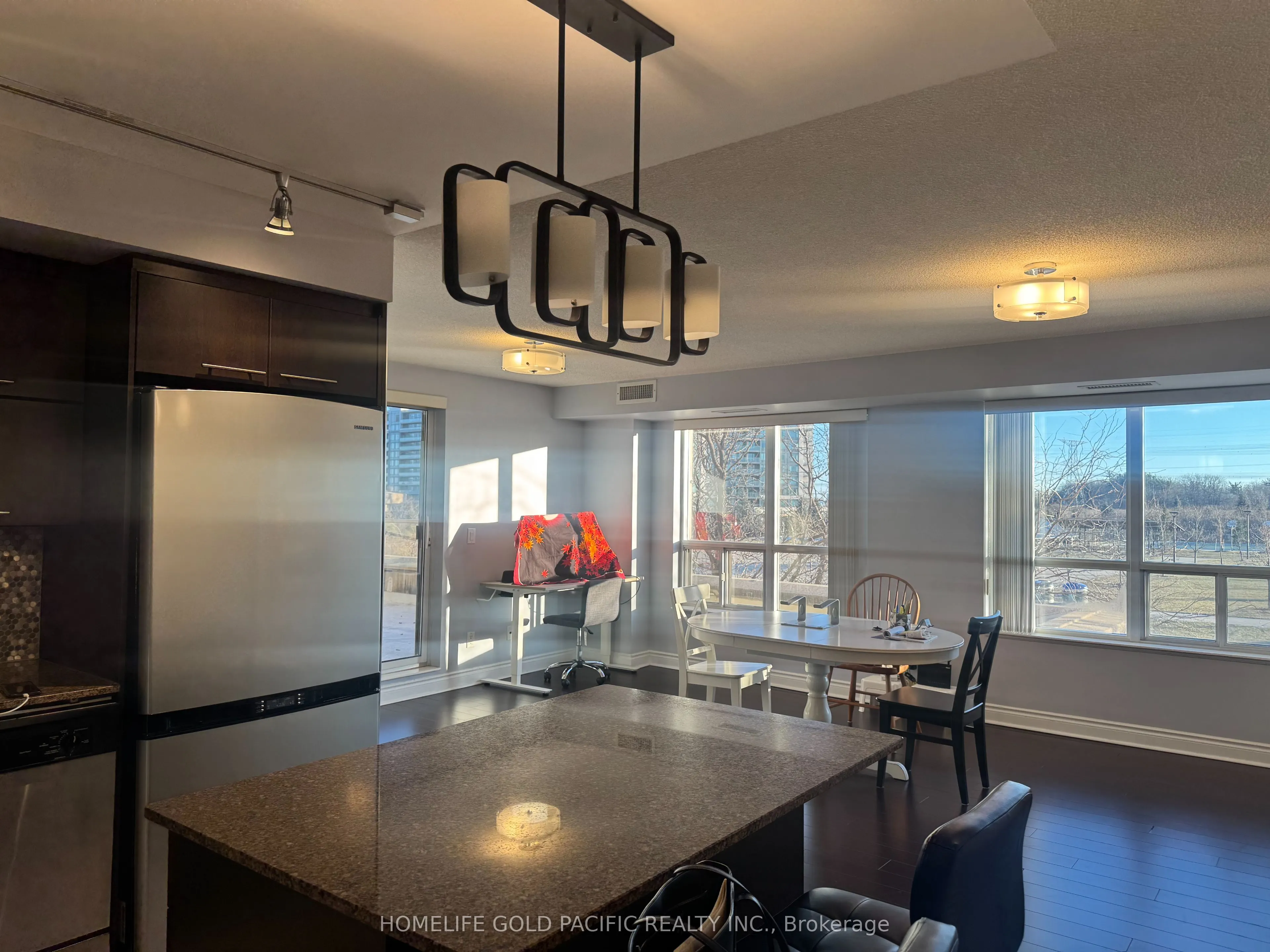 37 Galleria Parkway, #207