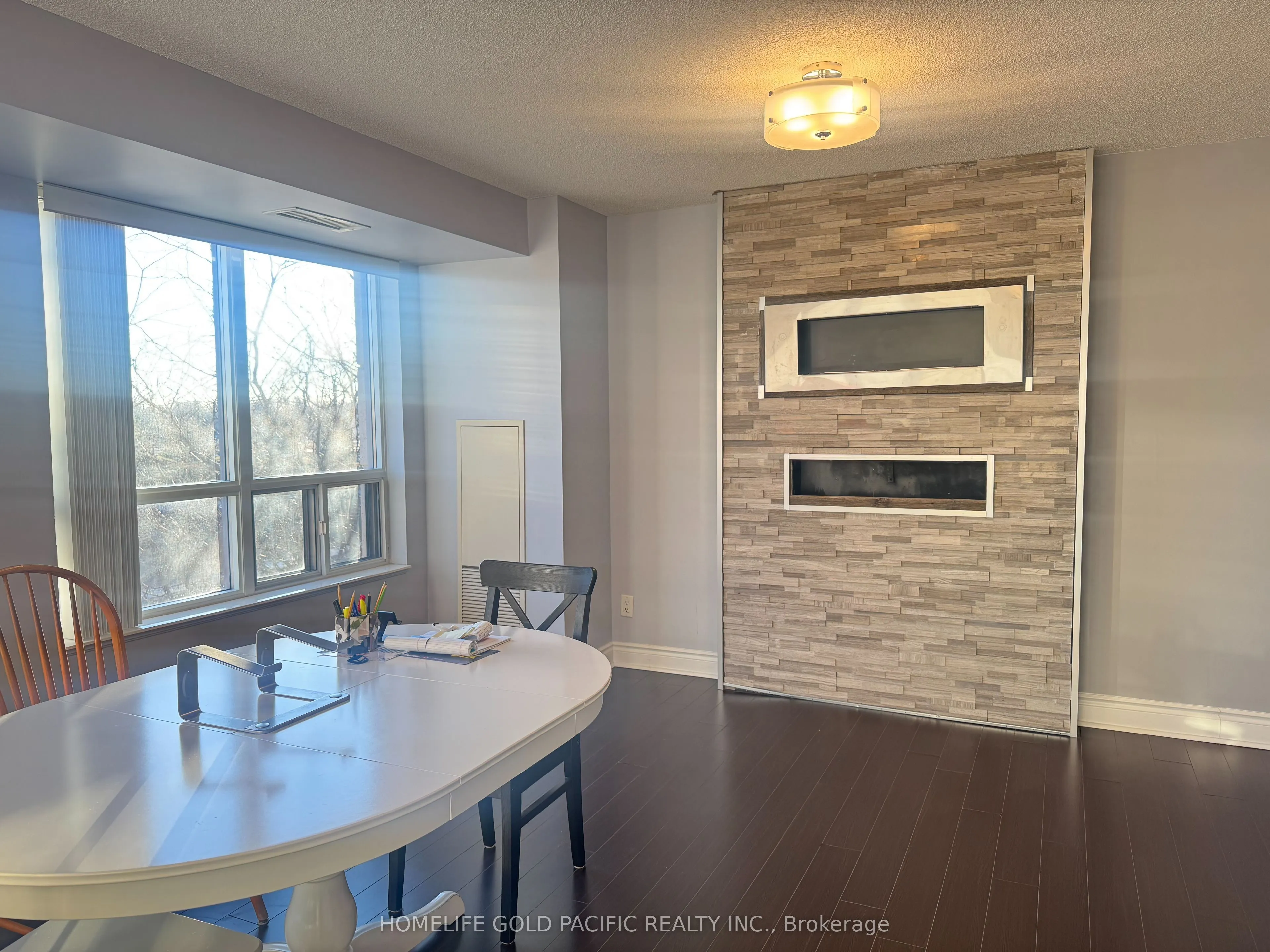 37 Galleria Parkway, #207