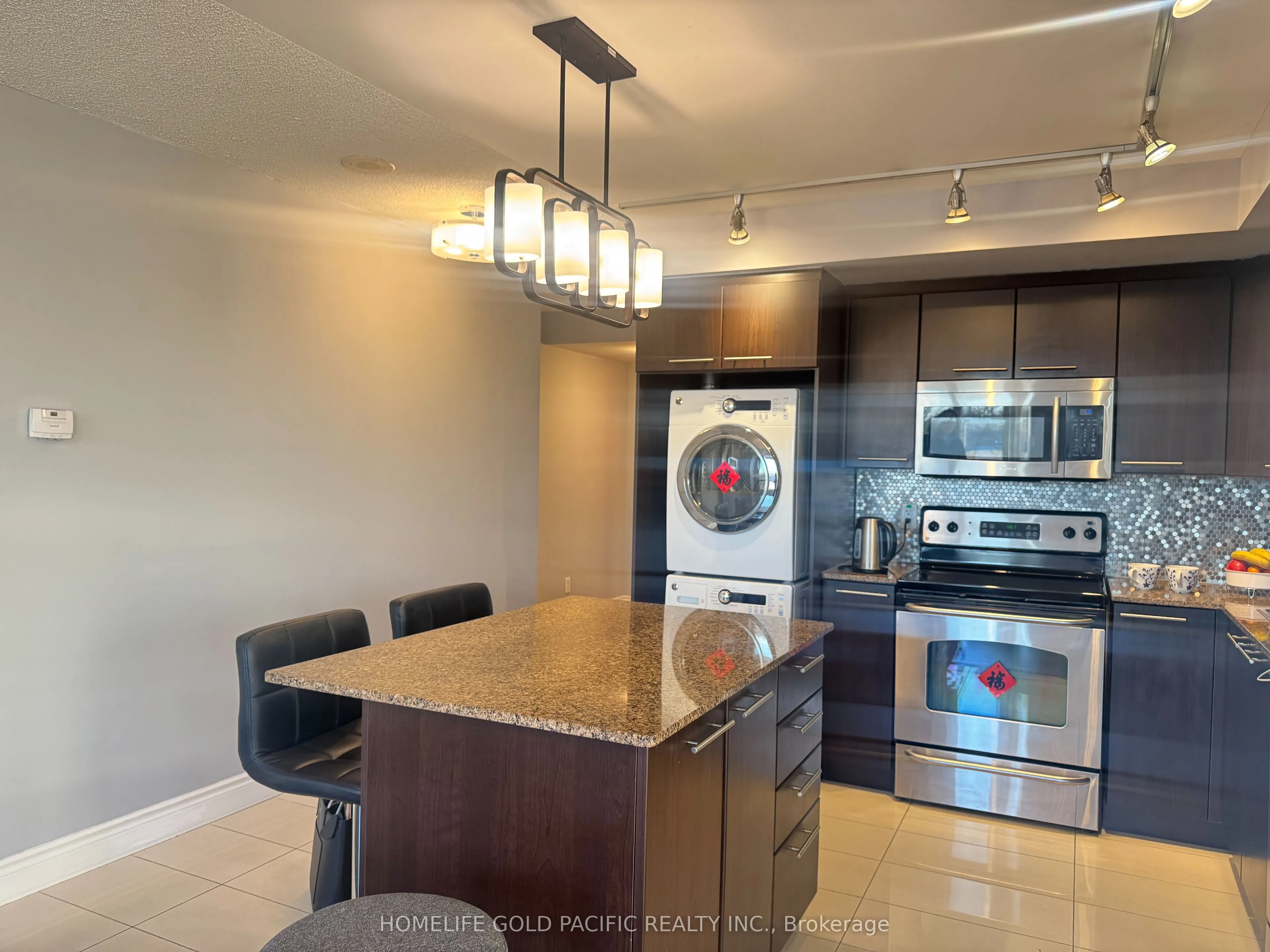 37 Galleria Parkway, #207