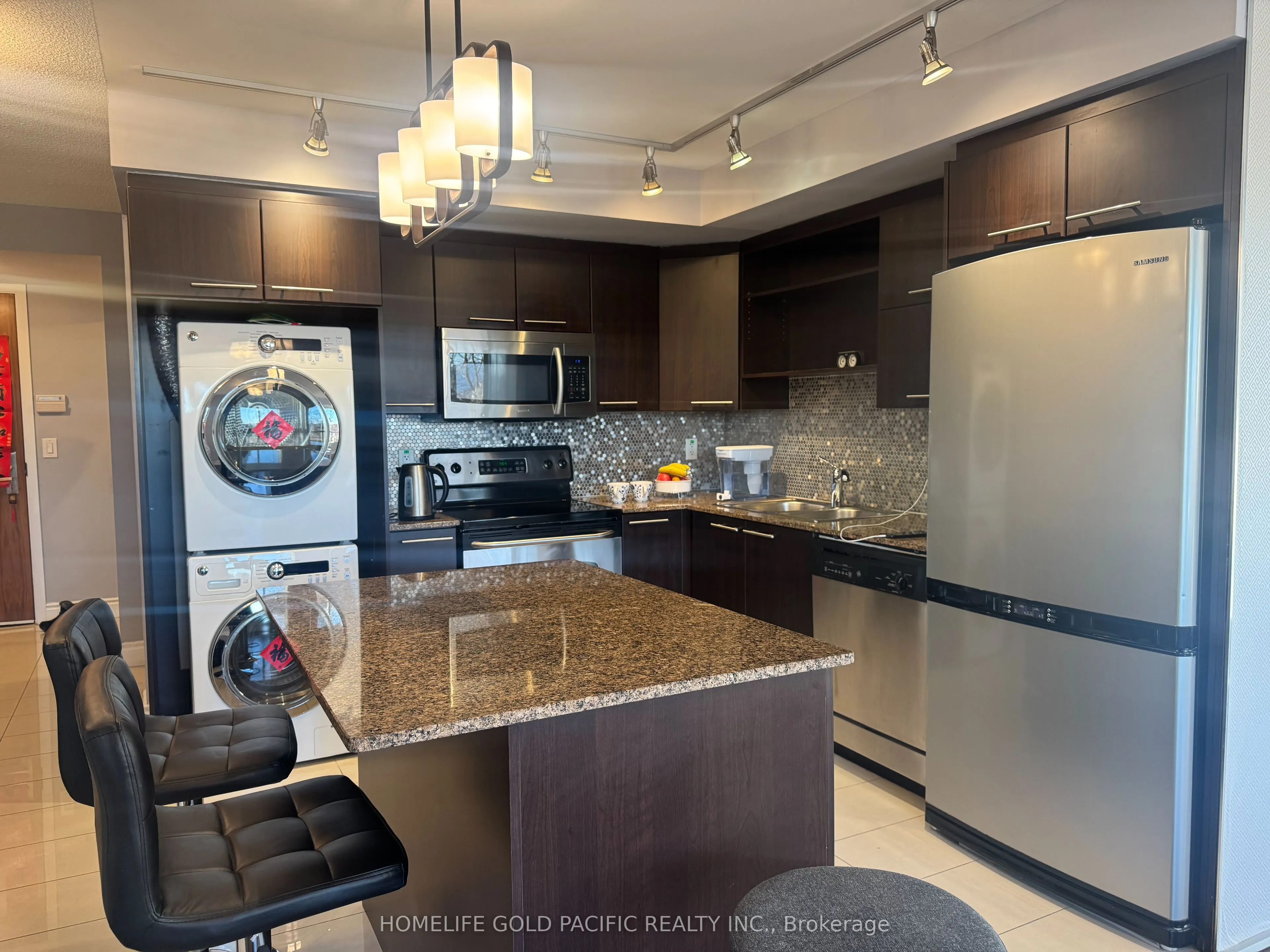37 Galleria Parkway, #207
