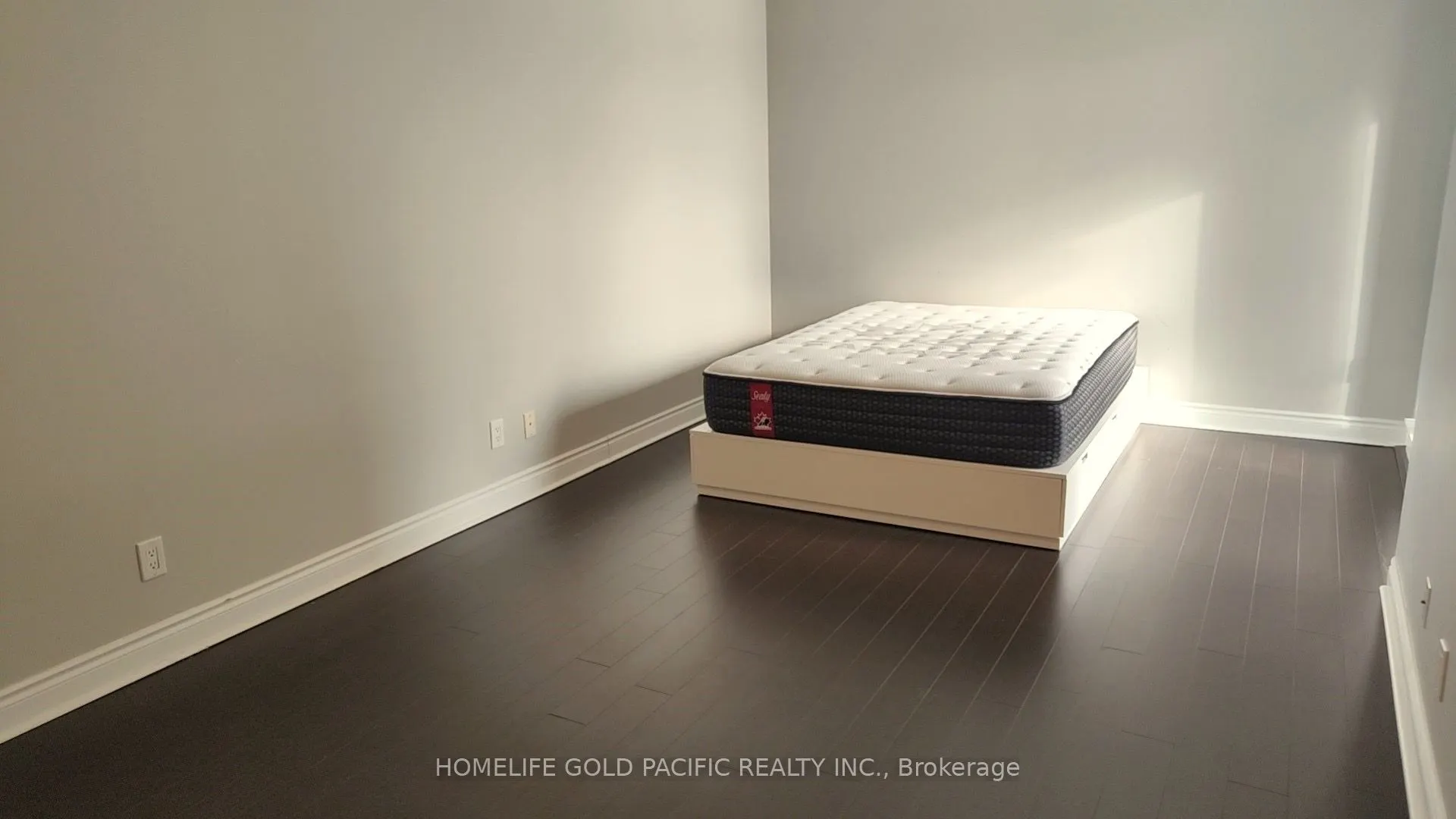 37 Galleria Parkway, #207