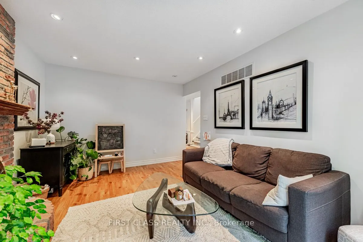 74 Innisbrook Crescent