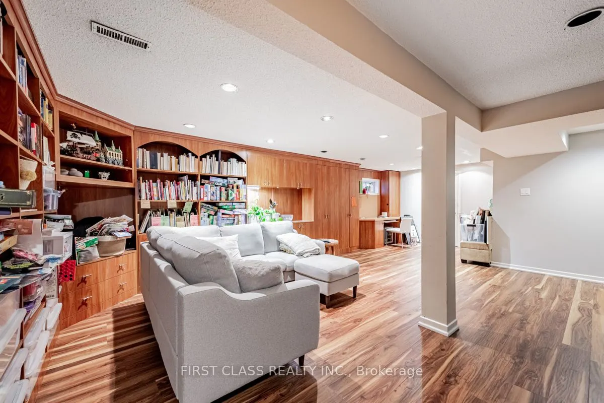 74 Innisbrook Crescent