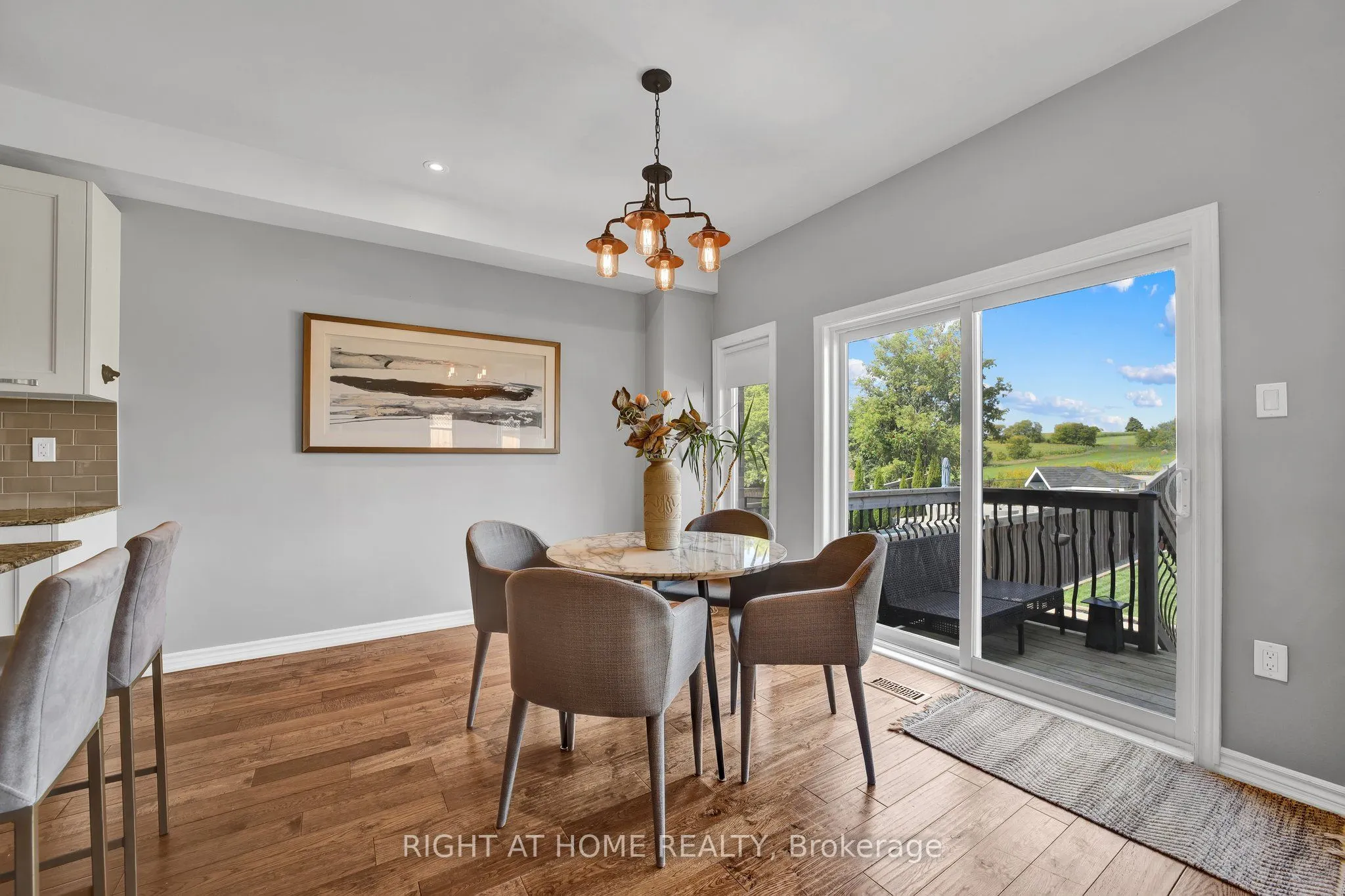 40 Ridge Gate Crescent