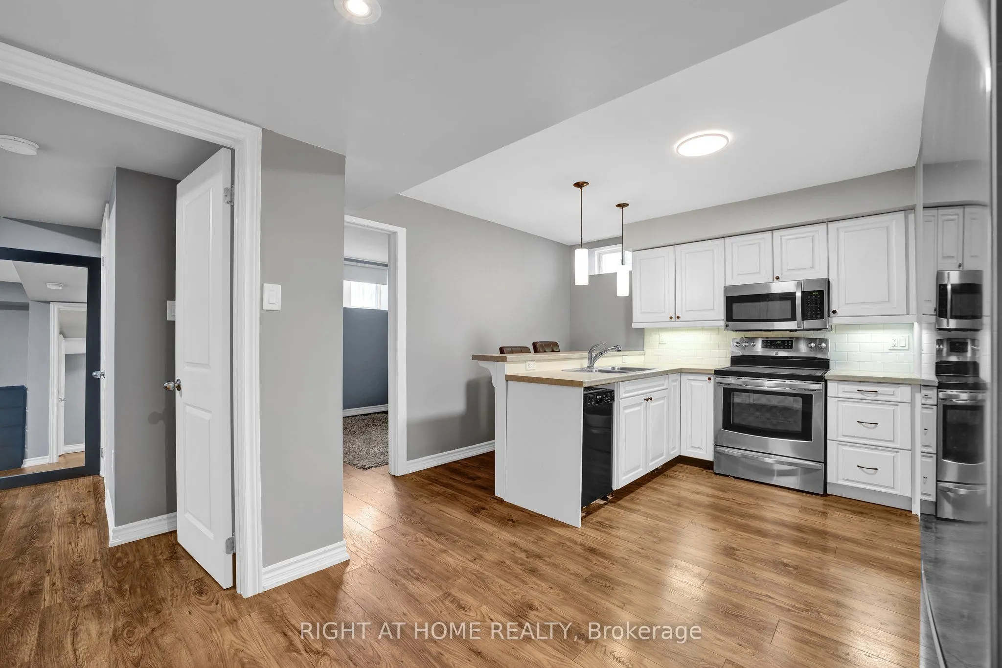 40 Ridge Gate Crescent