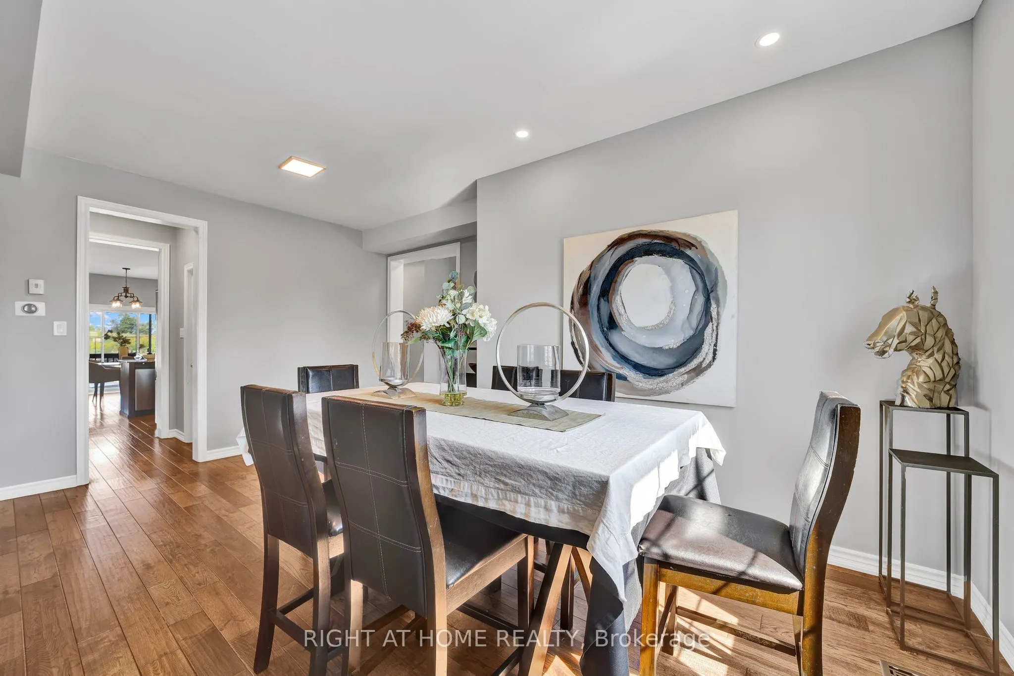 40 Ridge Gate Crescent