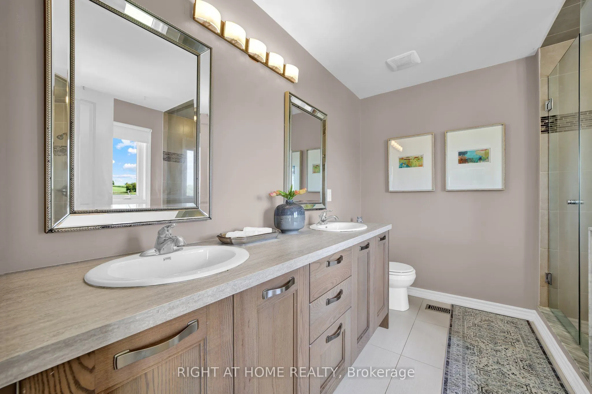 40 Ridge Gate Crescent