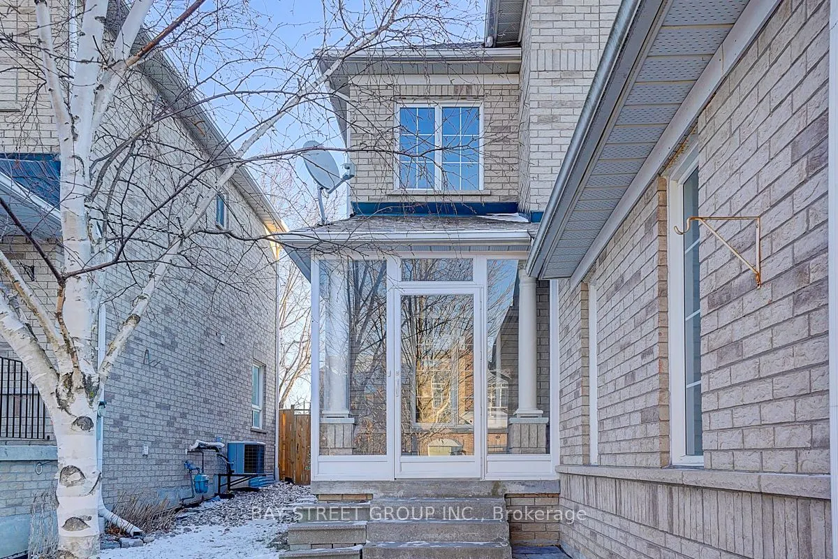 7 Debonair Street