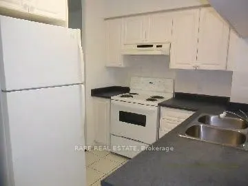 9015 Leslie Street, #807