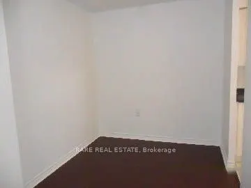 9015 Leslie Street, #807