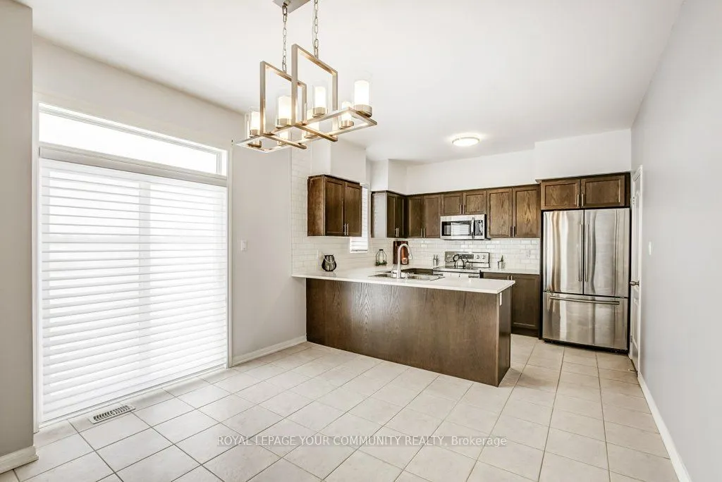 16 Don Hadden Crescent
