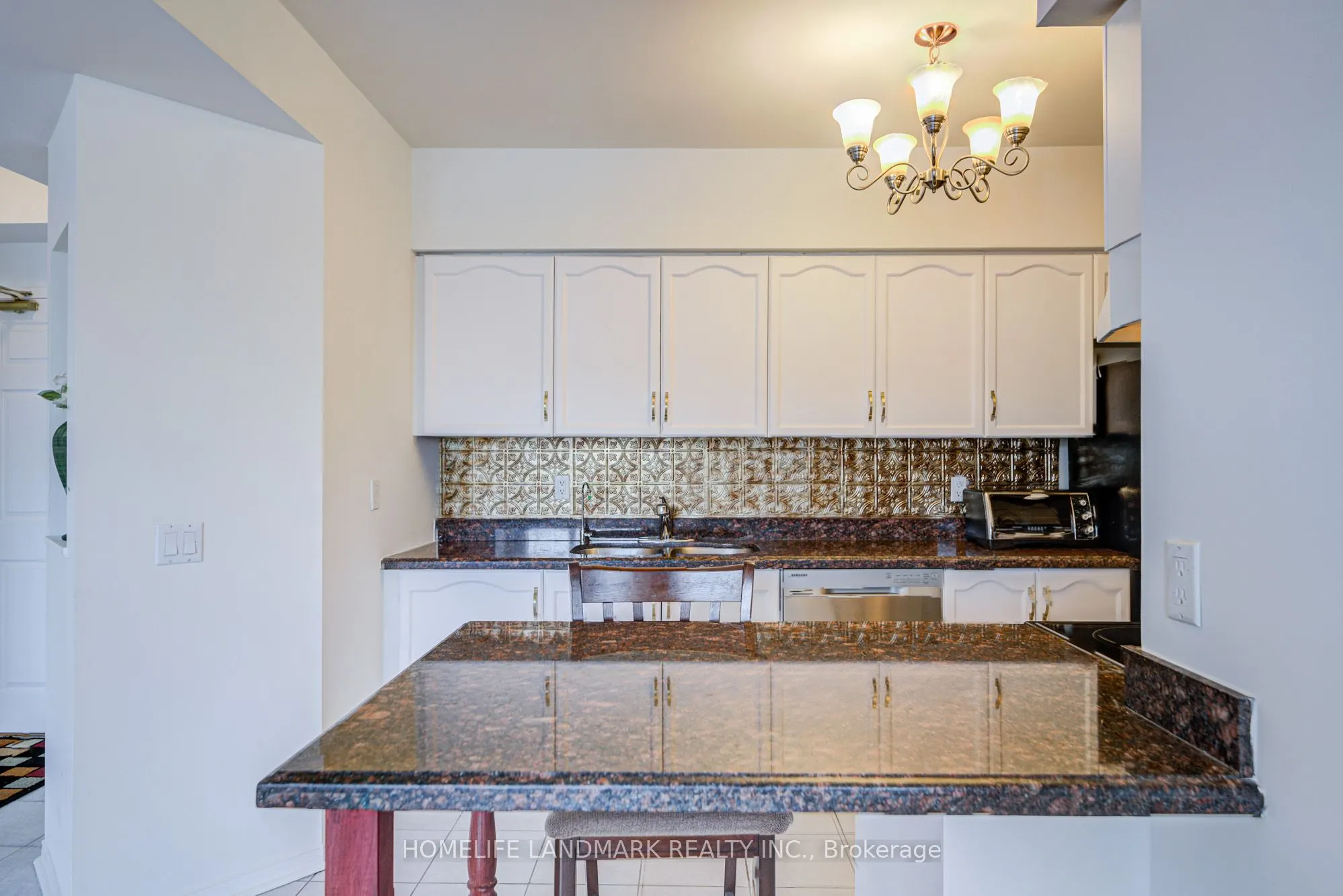 7378 Yonge Street E, #303