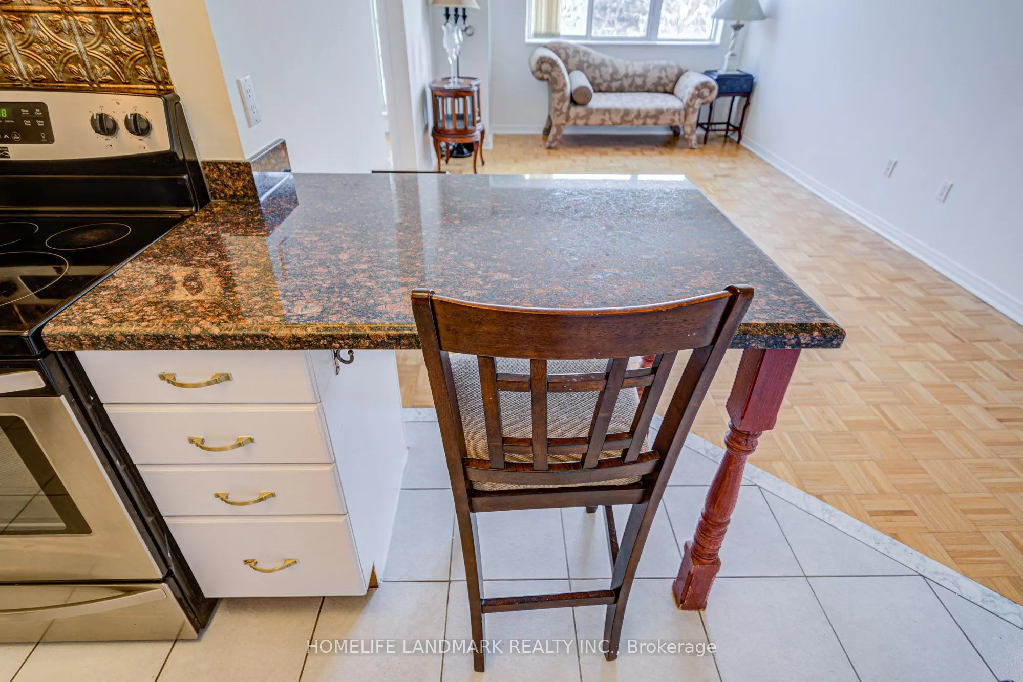 7378 Yonge Street E, #303