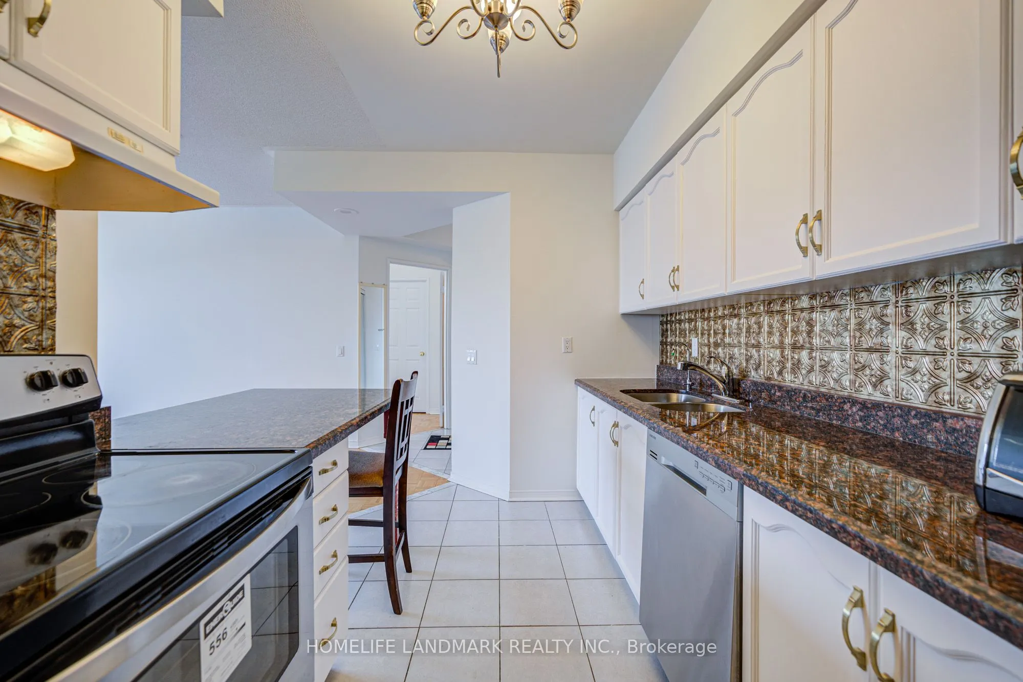 7378 Yonge Street E, #303