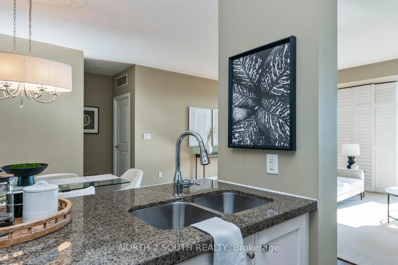 281 Woodbridge Avenue, #521