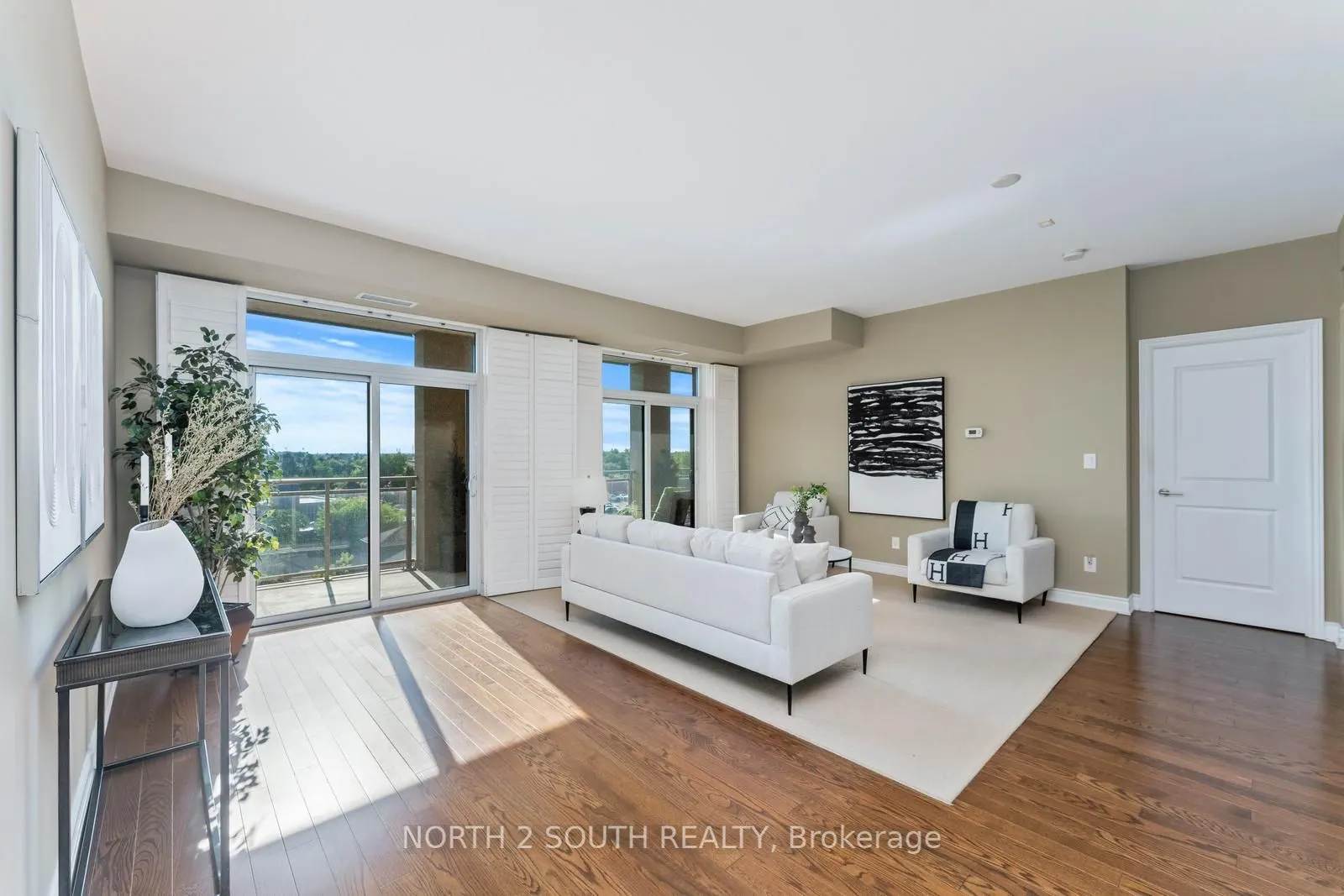 281 Woodbridge Avenue, #521