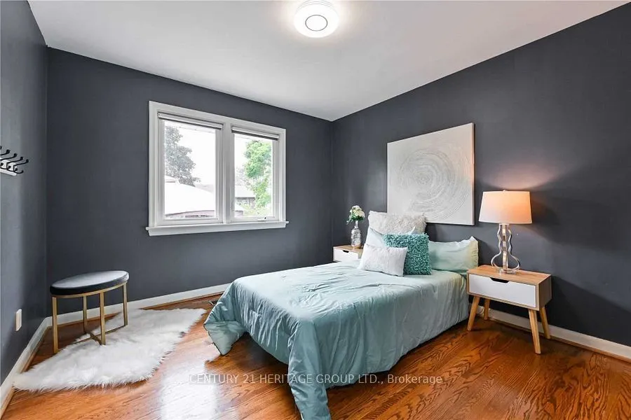 16 Cavalier Cres