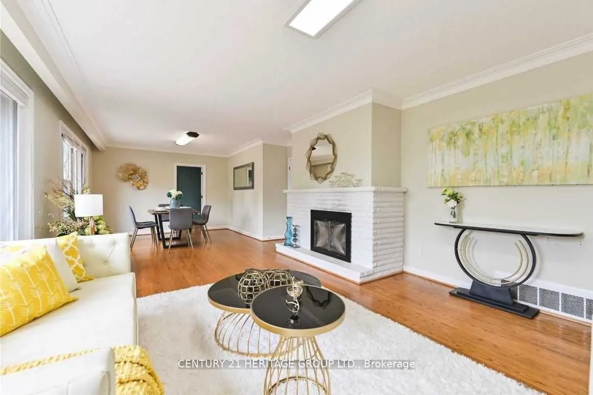 16 Cavalier Cres