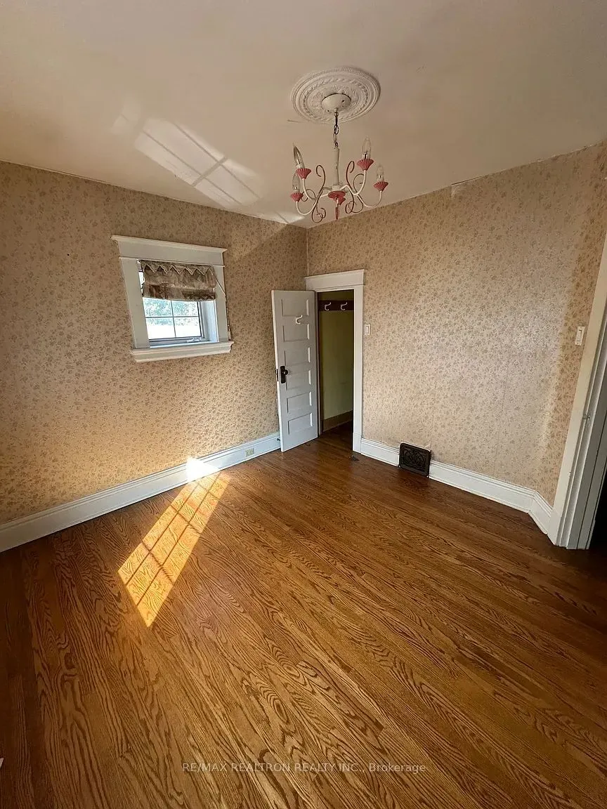 47 Roseview Avenue