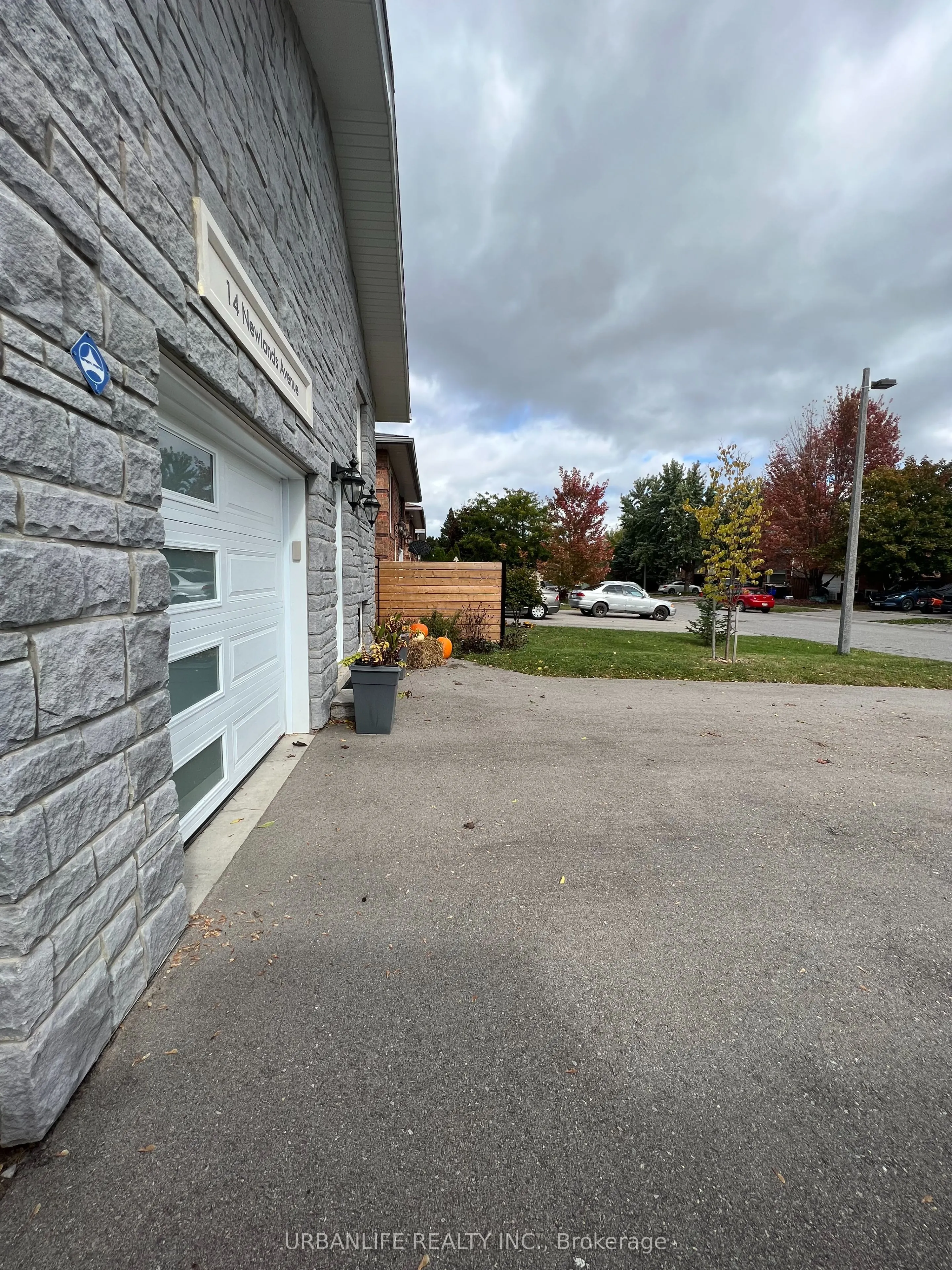 14 Newlands Avenue