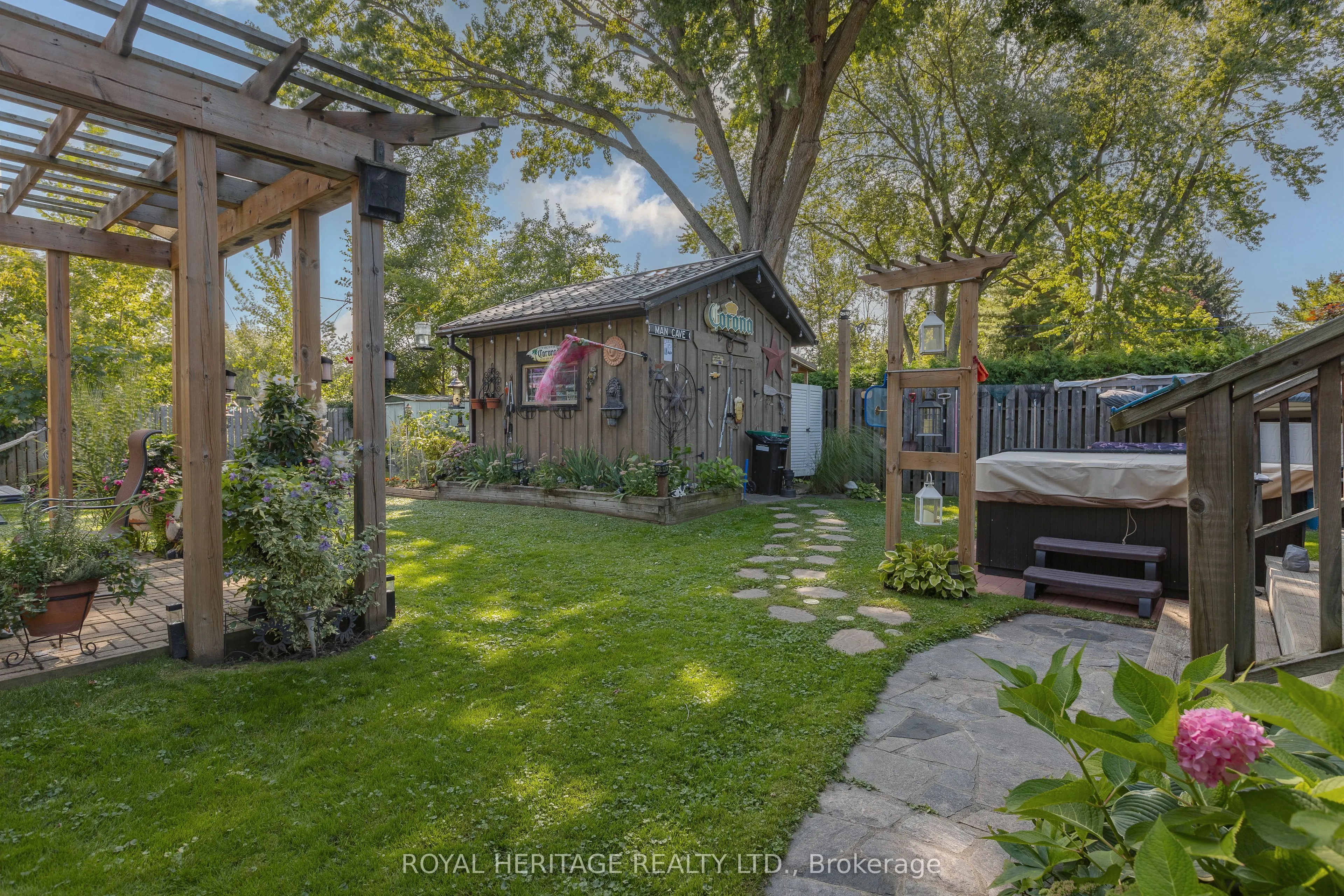 1275 Killarney Beach Road