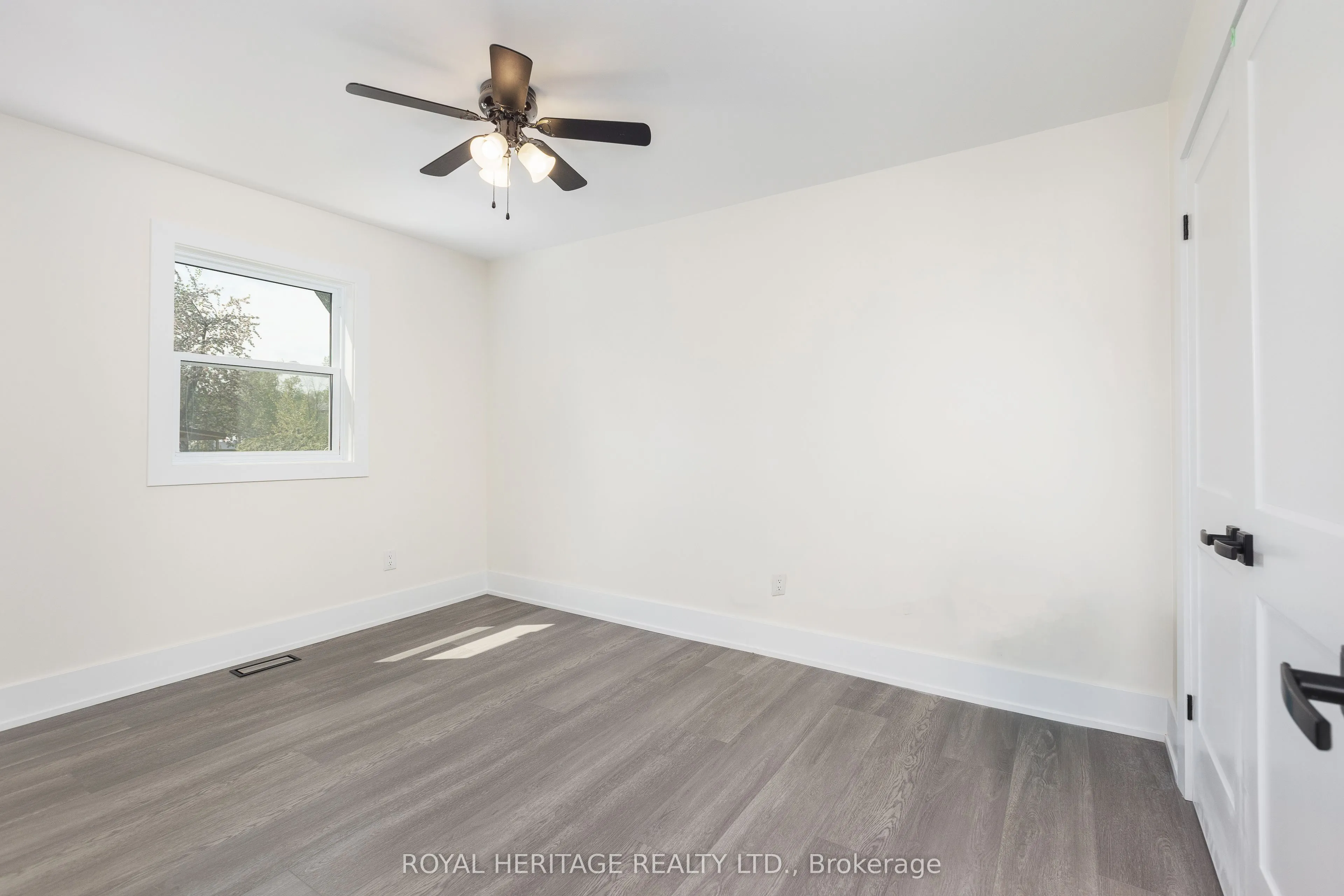 1275 Killarney Beach Road