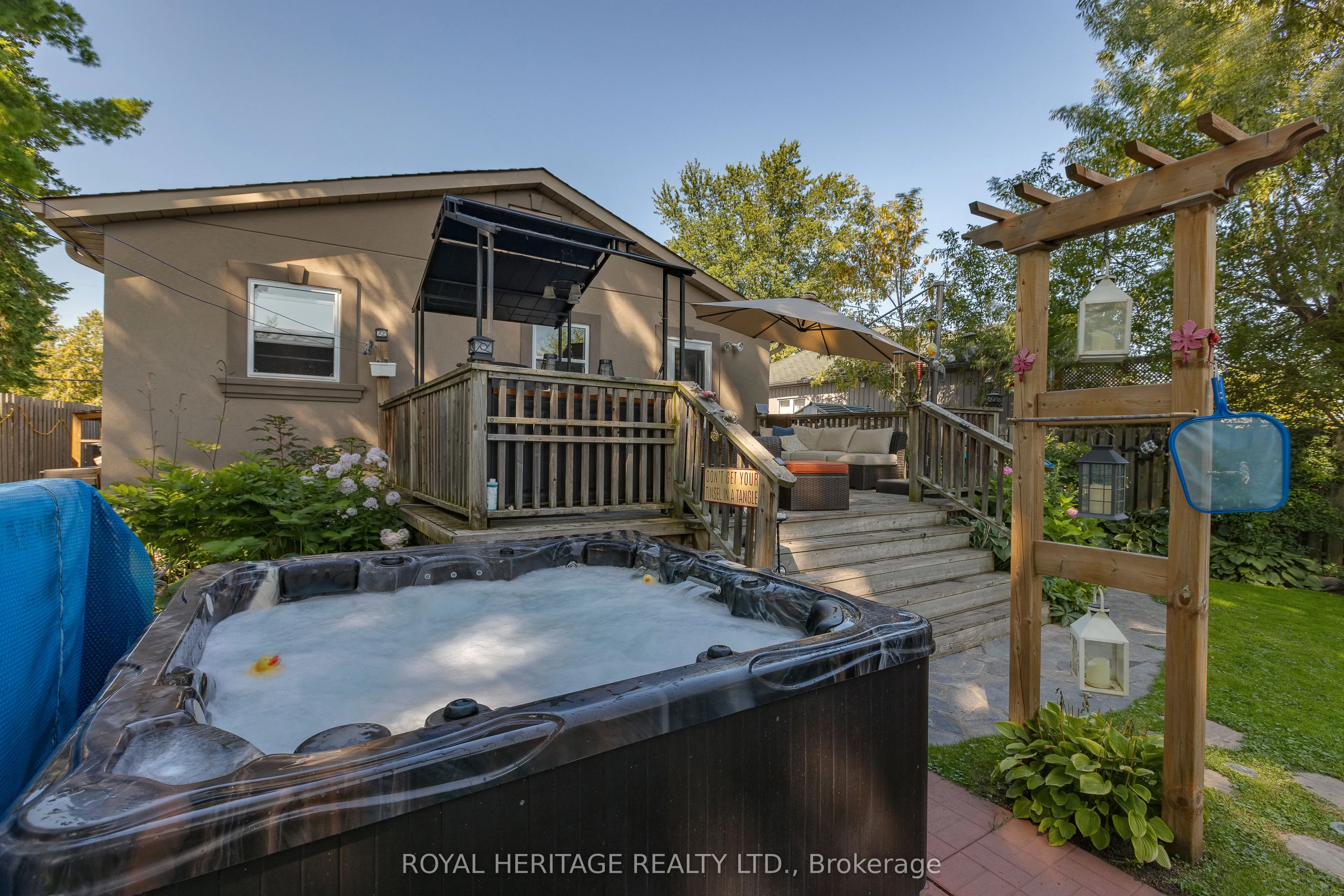 1275 Killarney Beach Road