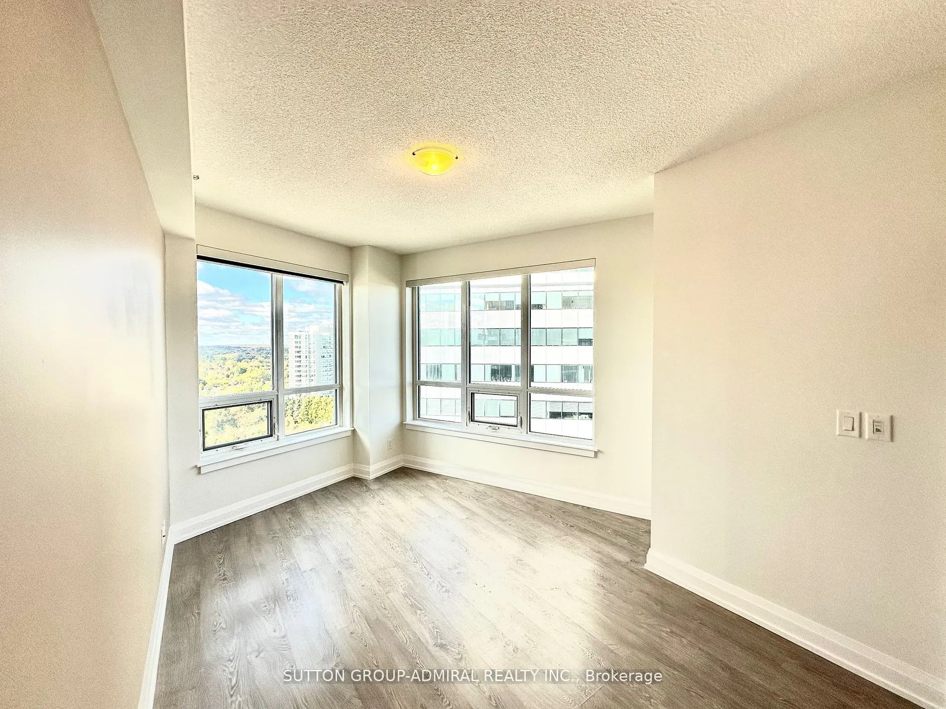7171 Yonge Street, #1007
