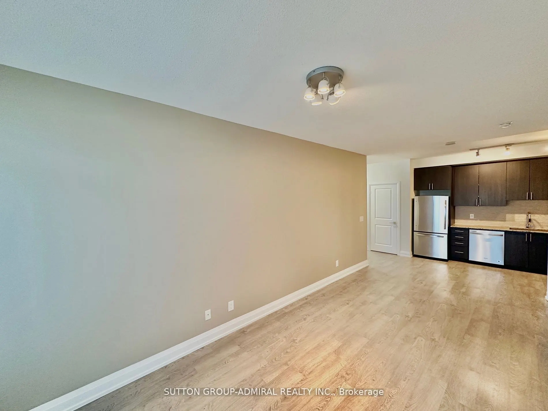 7171 Yonge Street, #1007
