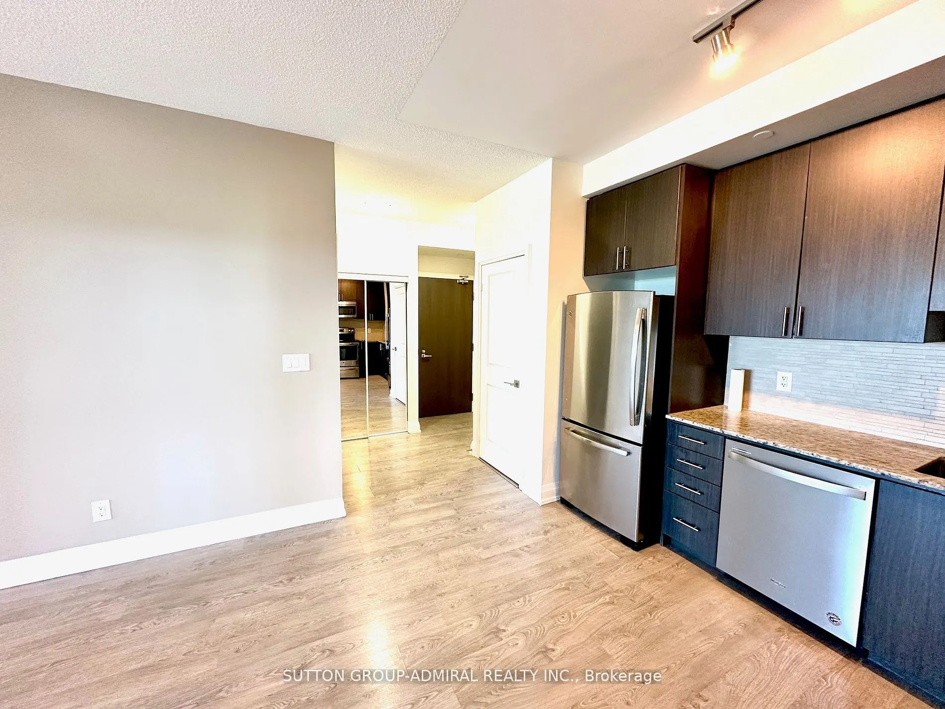 7171 Yonge Street, #1007