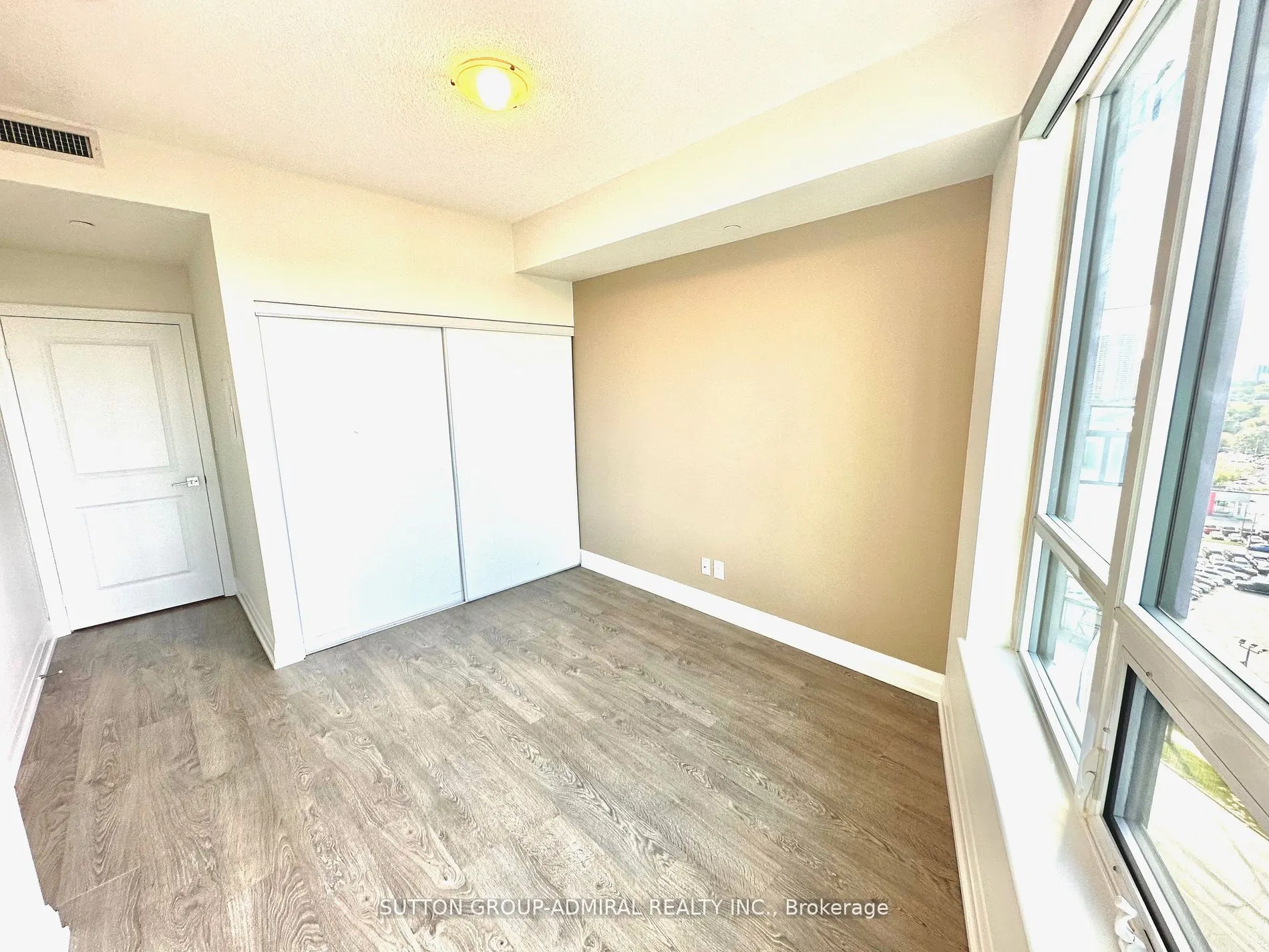 7171 Yonge Street, #1007
