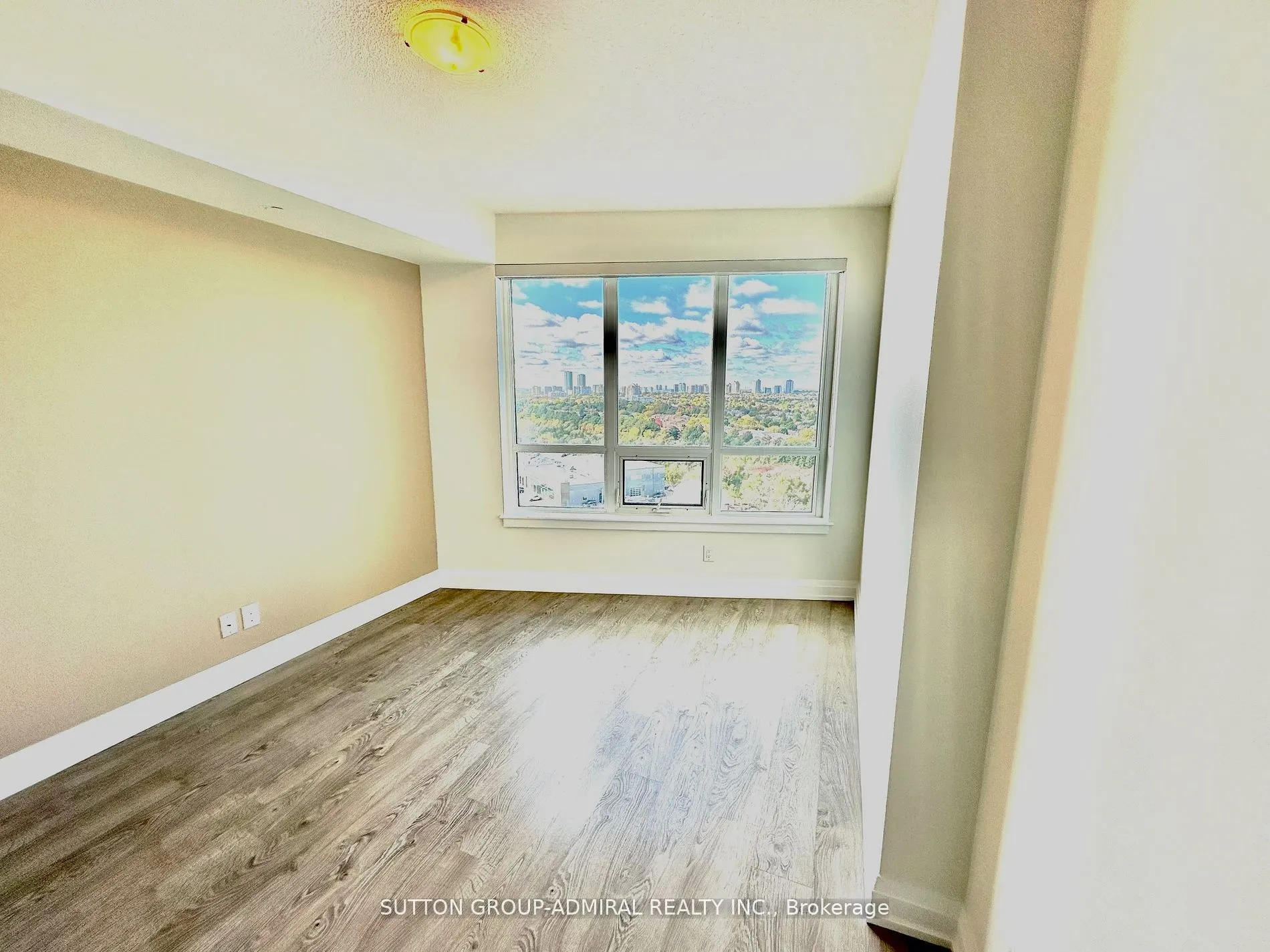7171 Yonge Street, #1007
