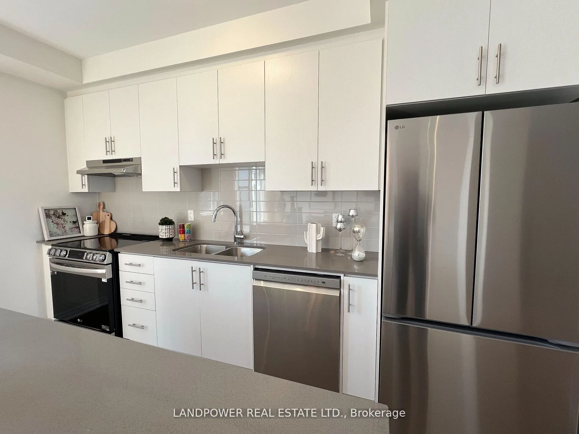 1655 Bur Oak Avenue #14