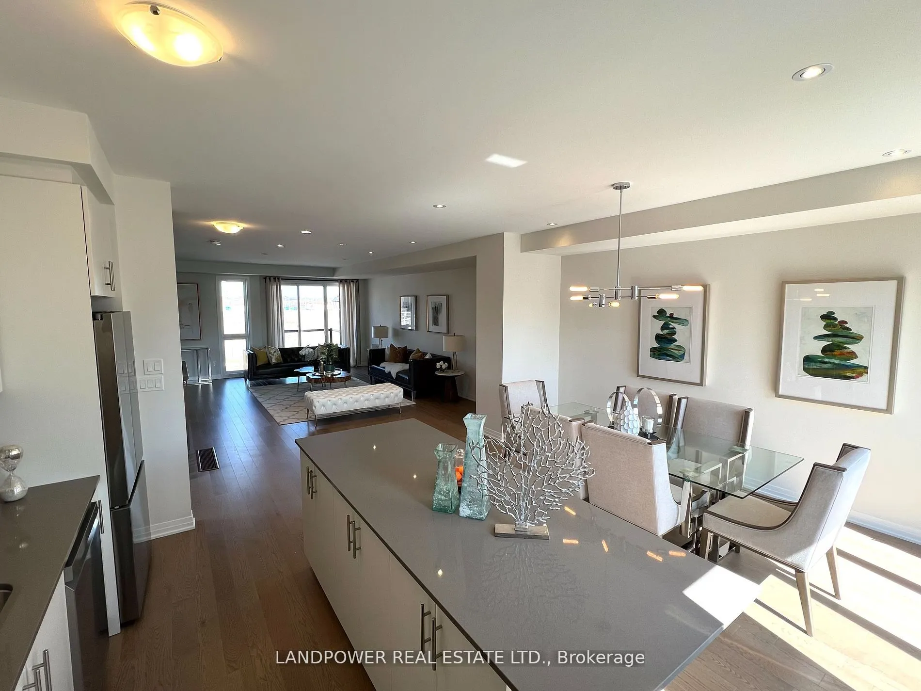 1655 Bur Oak Avenue #14
