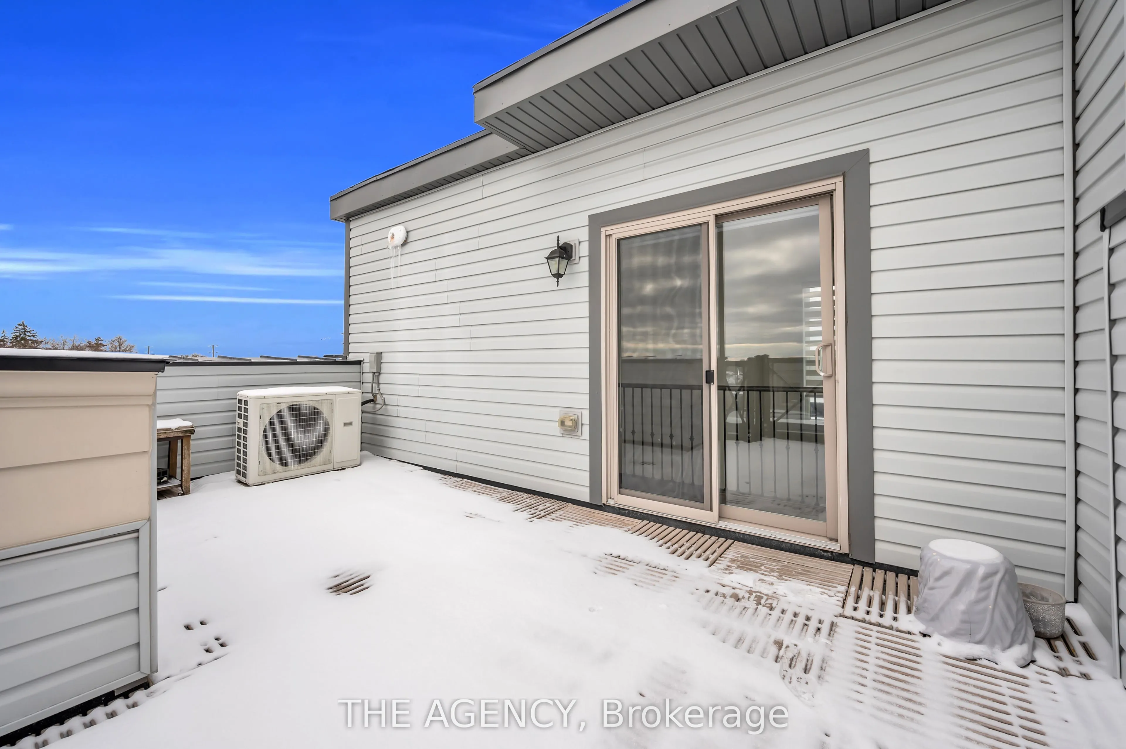 10 Westmeath Lane, #2202